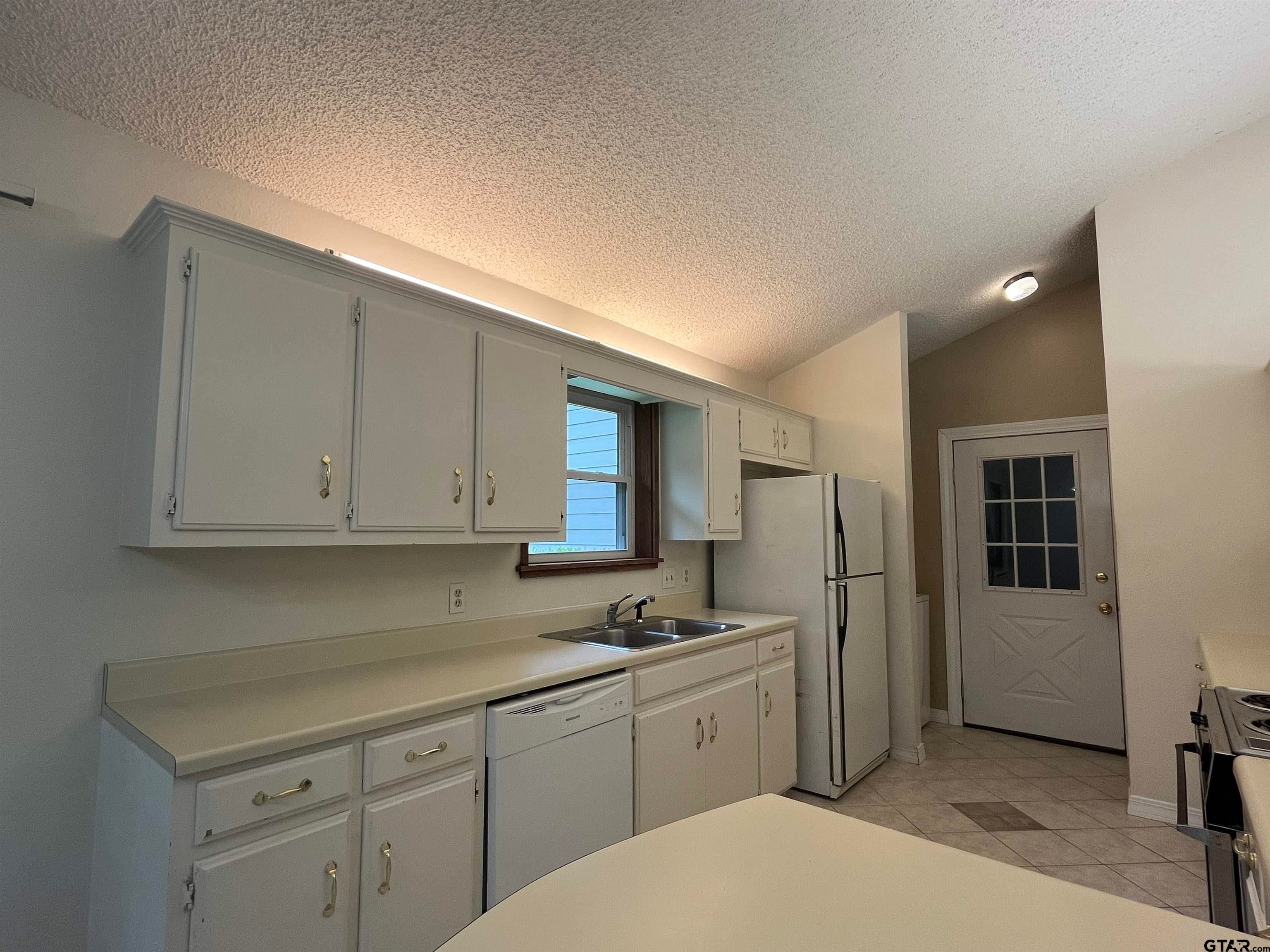 Pittsburg, Texas, 75686, United States, 3 Bedrooms Bedrooms, ,2 BathroomsBathrooms,Residential,For Sale,1848749