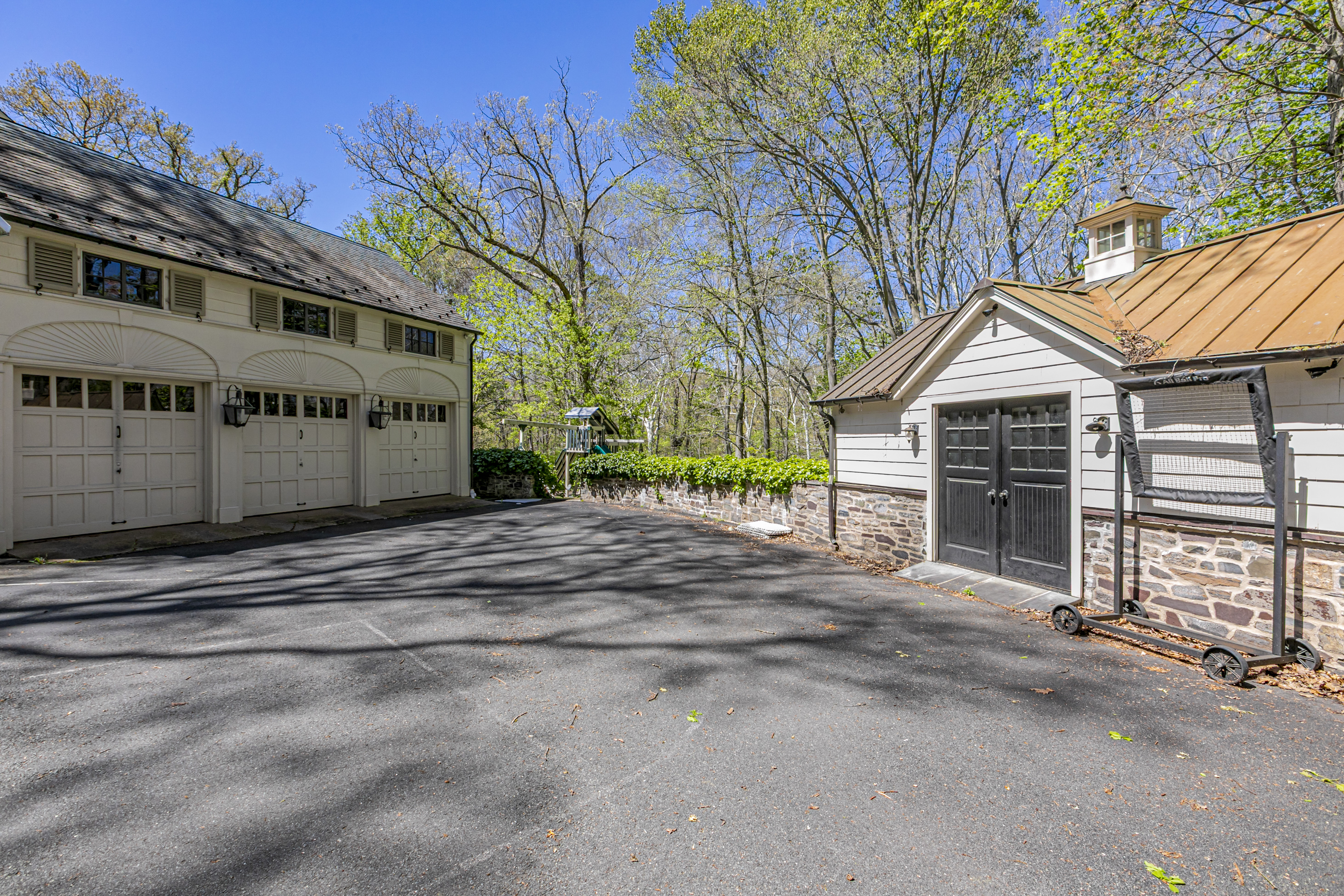  Iconic 1930s Princeton Estate with Pool, Home Theater, and Acreage - 物件實景