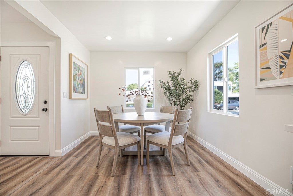 Los Angeles, California, 90066, United States, 3 Bedrooms Bedrooms, ,1 BathroomBathrooms,Residential,For Sale,1938749