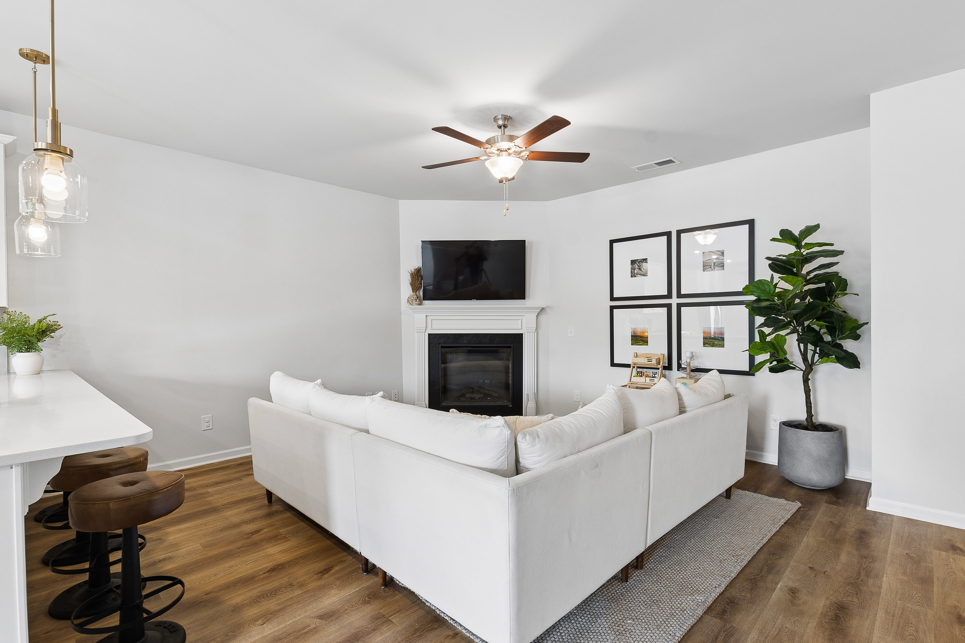  Beautifully Appointed Home Balances Comfort, Style and Low Maintenance Living - 物件實景