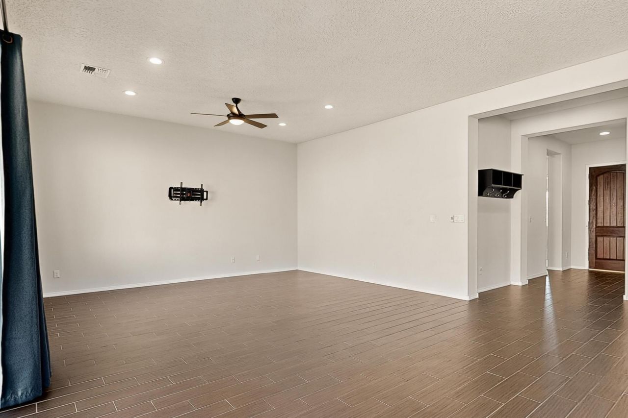 Rio Rancho, New Mexico, 87124, United States, 3 Bedrooms Bedrooms, ,2 BathroomsBathrooms,Residential,For Sale,1992883