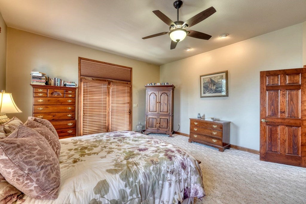 Murphy, North Carolina, 28906, United States, 3 Bedrooms Bedrooms, ,2 BathroomsBathrooms,Residential,For Sale,1926977