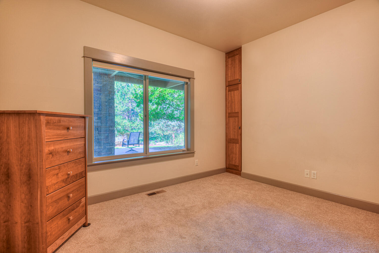 Bend, Oregon, 97703, United States, 4 Bedrooms Bedrooms, ,5 BathroomsBathrooms,Residential,For Sale,1979123