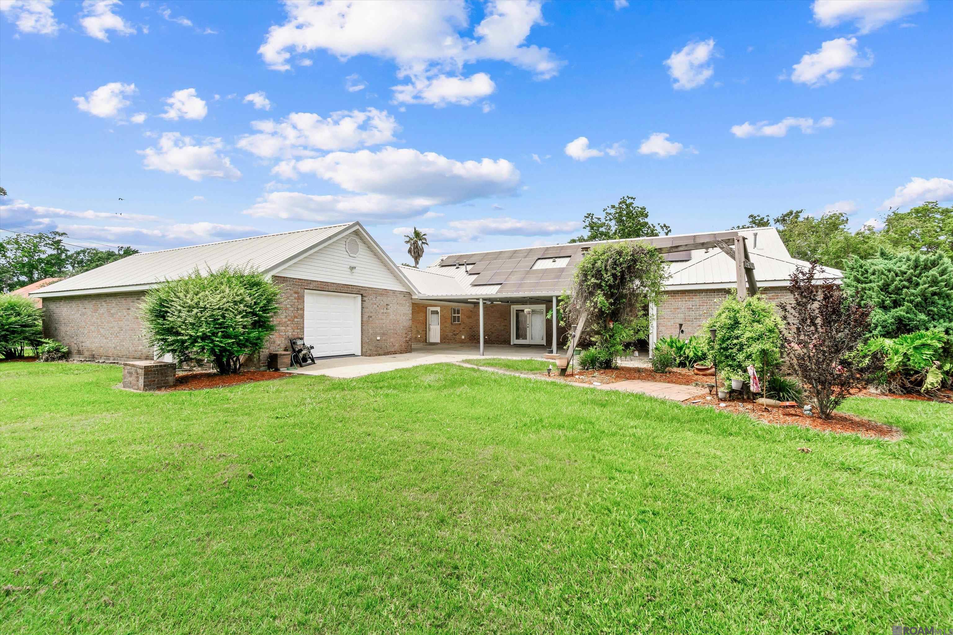 Gonzales, Louisiana, 70737, United States, 4 Bedrooms Bedrooms, ,3 BathroomsBathrooms,Residential,For Sale,1975602