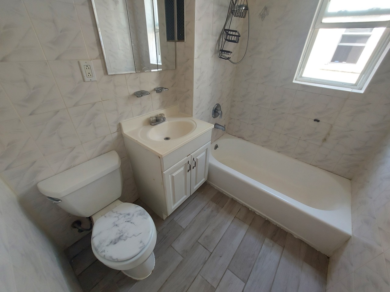 Brooklyn, New York, 11212, United States, 6 Bedrooms Bedrooms, ,2 BathroomsBathrooms,Residential,For Sale,1899398