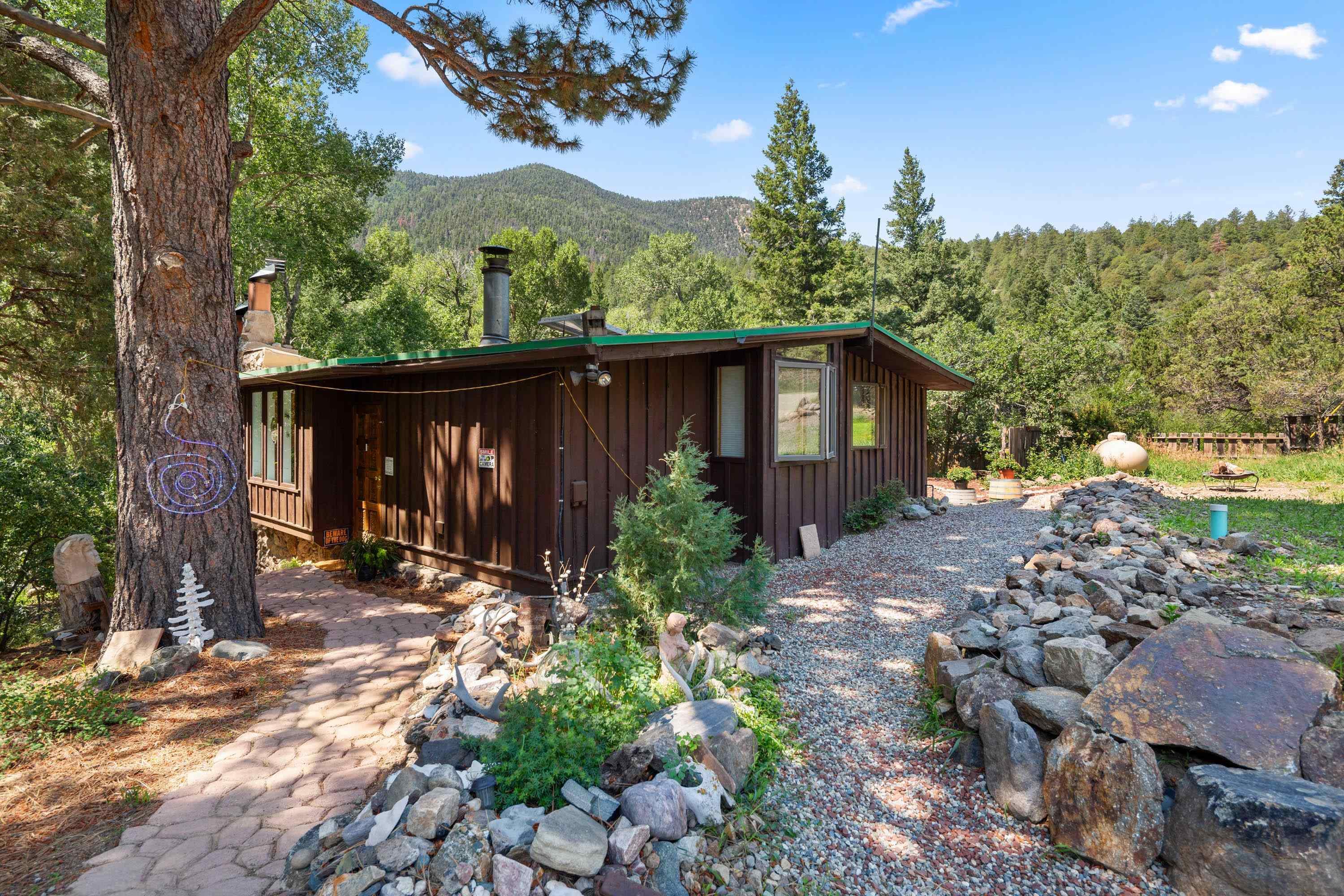 Questa, New Mexico, 87556, United States, 2 Bedrooms Bedrooms, ,3 BathroomsBathrooms,Residential,For Sale,1916841