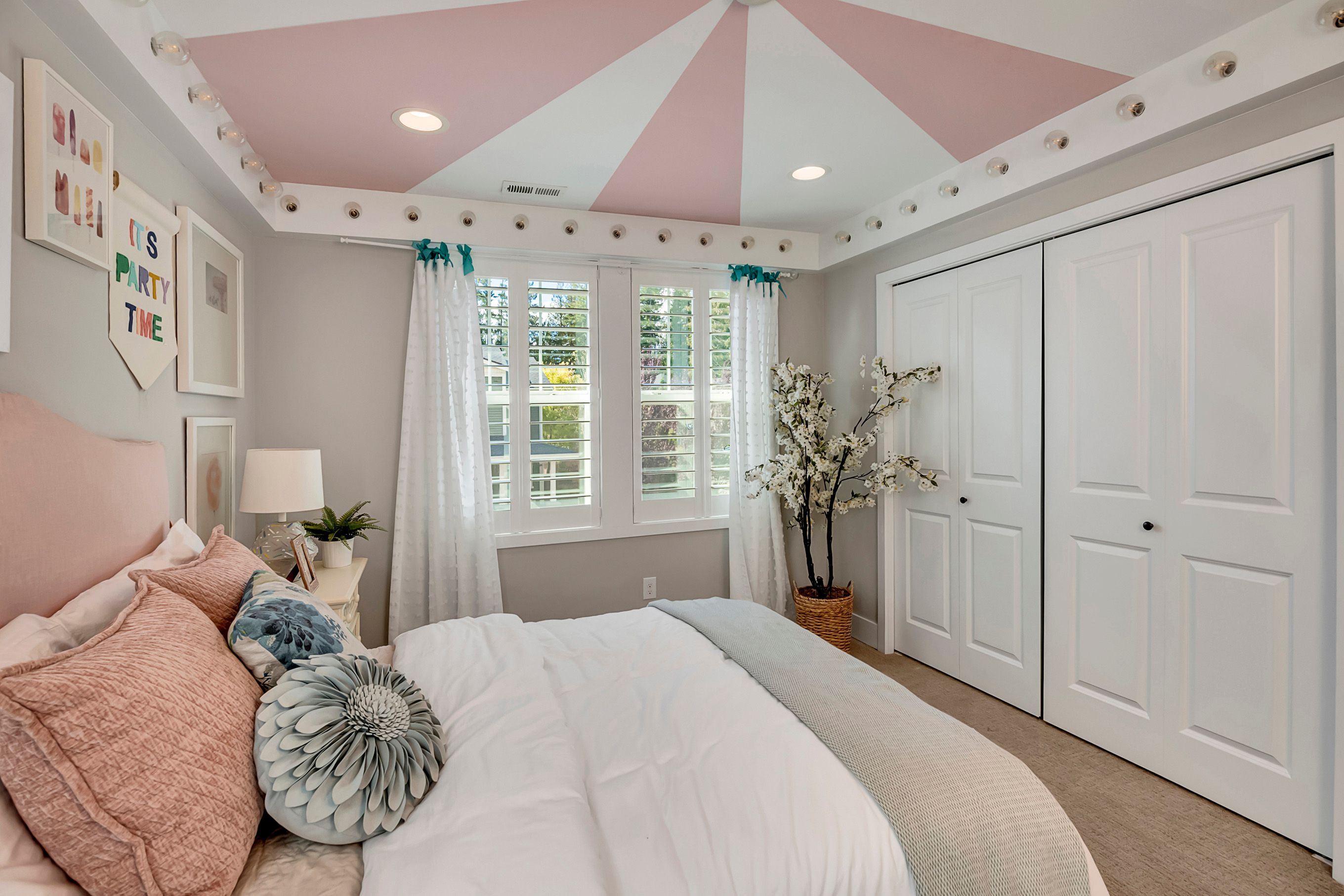  1444 242nd Avenue Northeast, Sammamish, WA 98074 - 物件實景