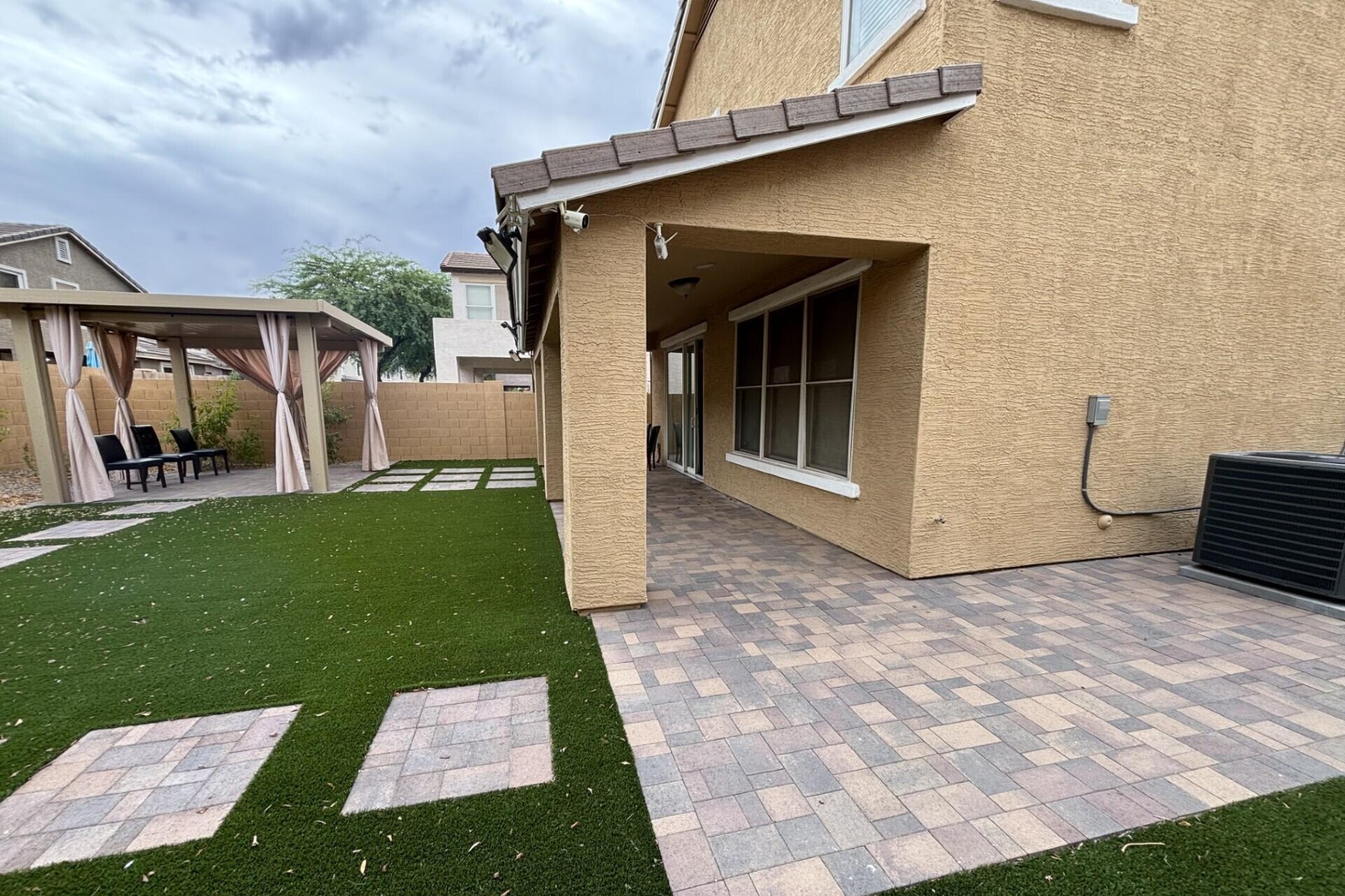  2239 E Bowker Street  Phoenix, AZ - 物件實景