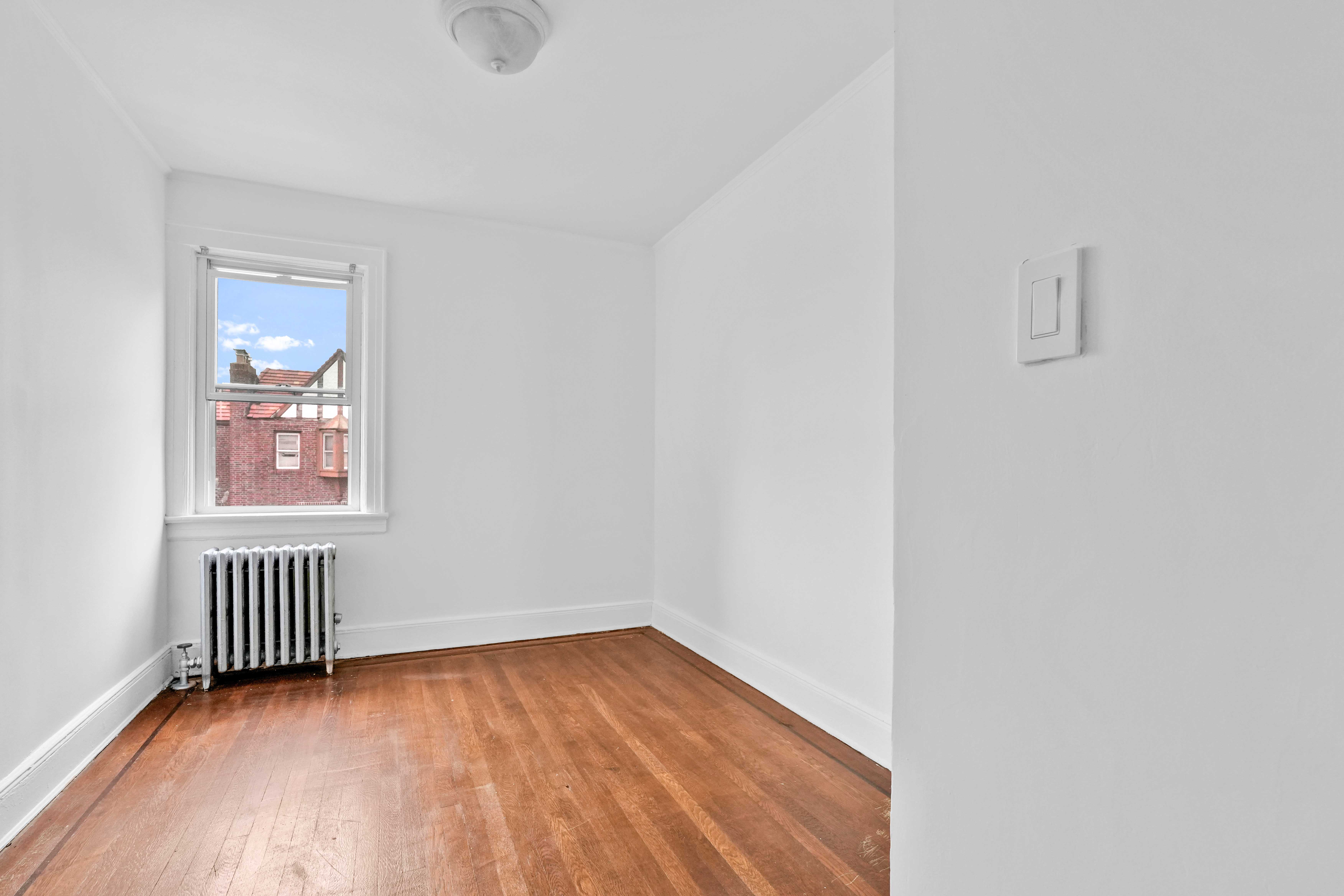 Laurelton, New York, 11413, United States, 3 Bedrooms Bedrooms, ,4 BathroomsBathrooms,Residential,For Sale,1944975