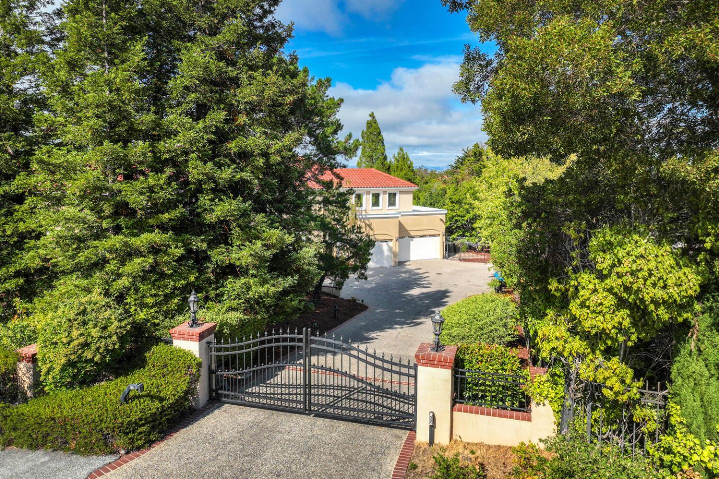 Hillsborough, California, 94010, United States, 5 Bedrooms Bedrooms, ,5 BathroomsBathrooms,Residential,For Sale,1940320