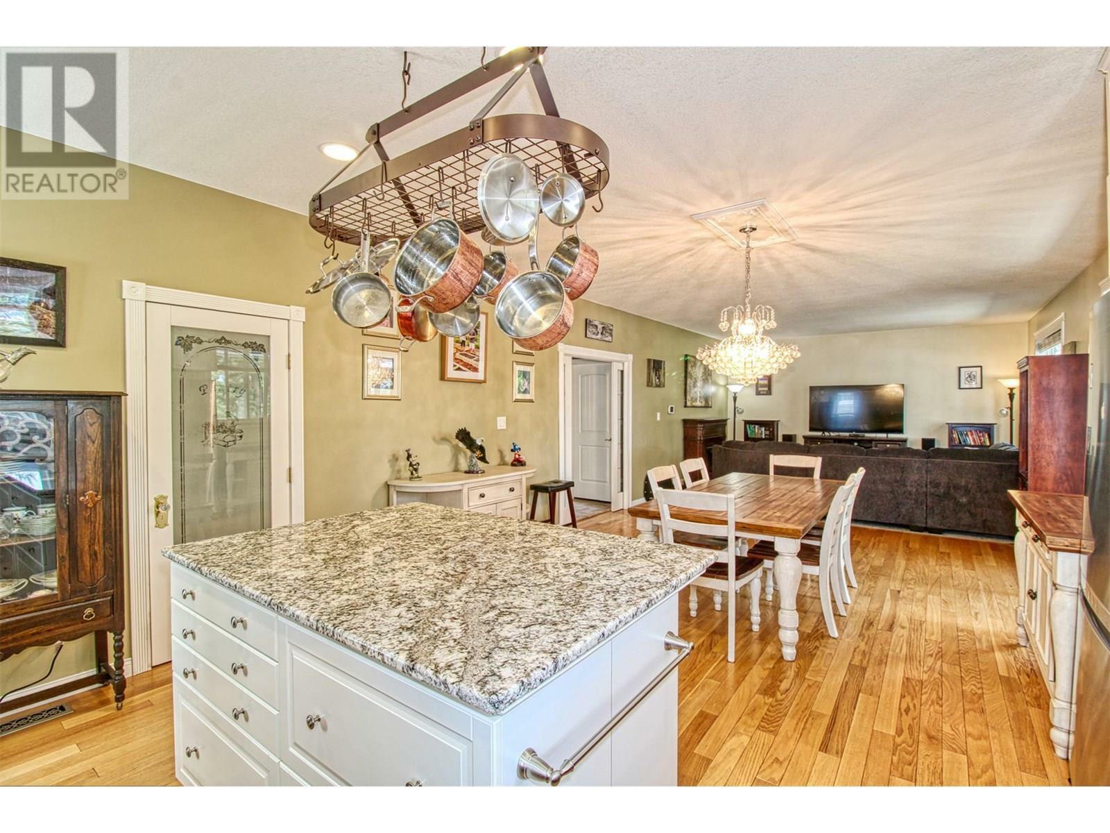 KELOWNA, British Columbia, V1Z 3W4, CA, 5 Bedrooms Bedrooms, ,3 BathroomsBathrooms,Residential,For Sale,1876914