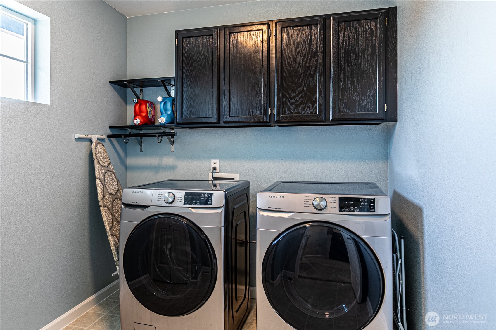 Tacoma, Washington, 98445, United States, 3 Bedrooms Bedrooms, ,3 BathroomsBathrooms,Residential,For Sale,1857304