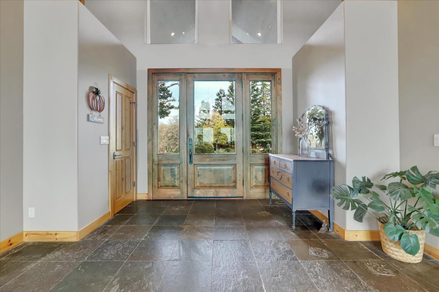 Grass Valley, California, 95949, United States, 3 Bedrooms Bedrooms, ,3 BathroomsBathrooms,Residential,For Sale,1992589