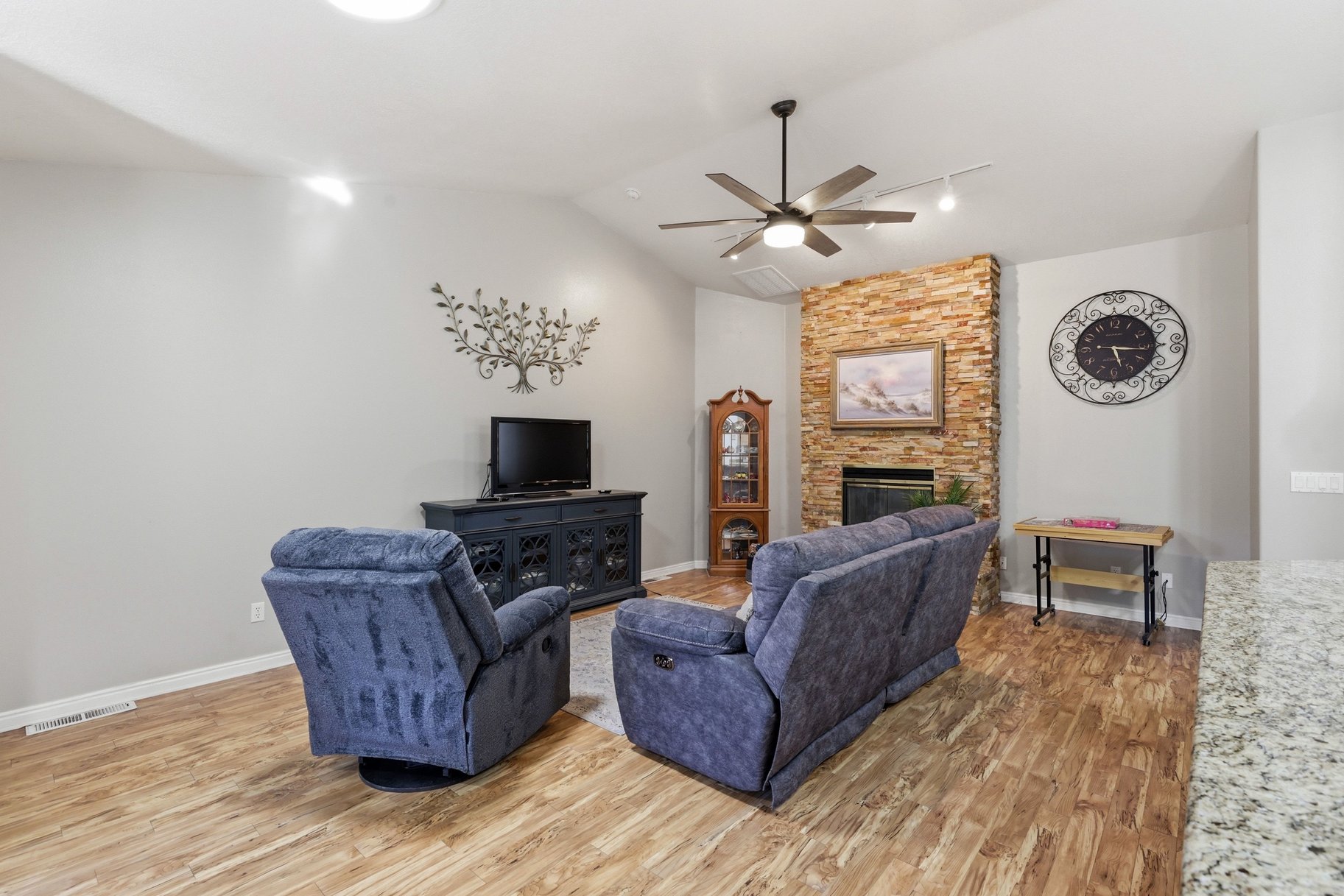  Peaceful Cul-De-Sac Living: Single-Level Home Against Red Rock Views - 物件實景
