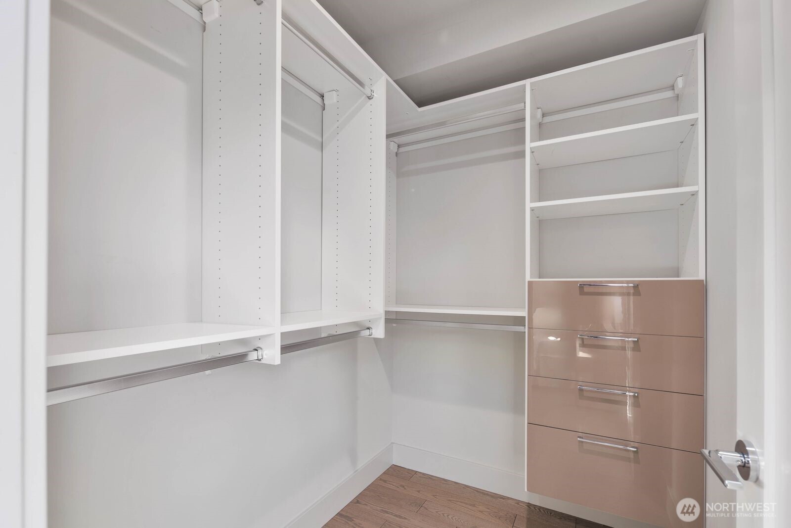 Seattle, Washington, 98103, United States, 3 Bedrooms Bedrooms, ,2 BathroomsBathrooms,Residential,For Sale,1990926