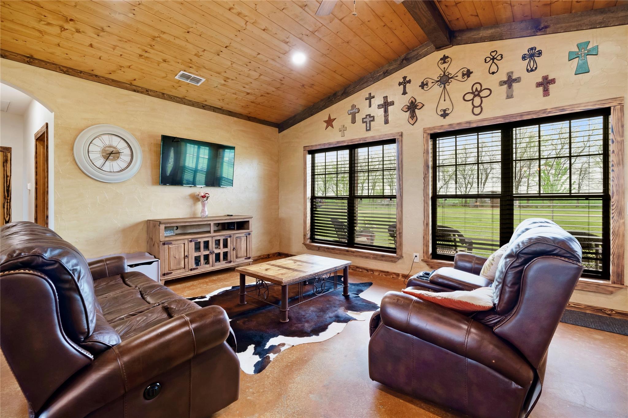 Honey Grove, Texas, 75446, United States, 3 Bedrooms Bedrooms, ,3 BathroomsBathrooms,Residential,For Sale,1937107