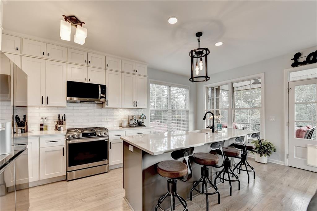 Gainesville, Georgia, 30506, United States, 2 Bedrooms Bedrooms, ,2 BathroomsBathrooms,Residential,For Sale,2040403
