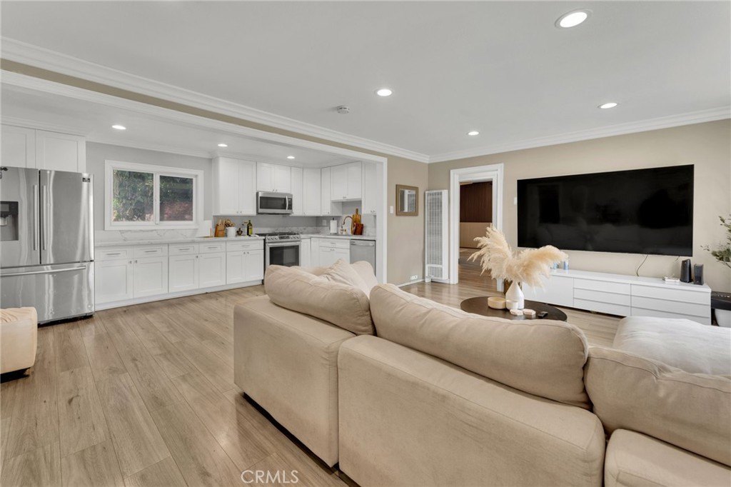Glendora, California, 91741, United States, 3 Bedrooms Bedrooms, ,1 BathroomBathrooms,Residential,For Sale,1920323