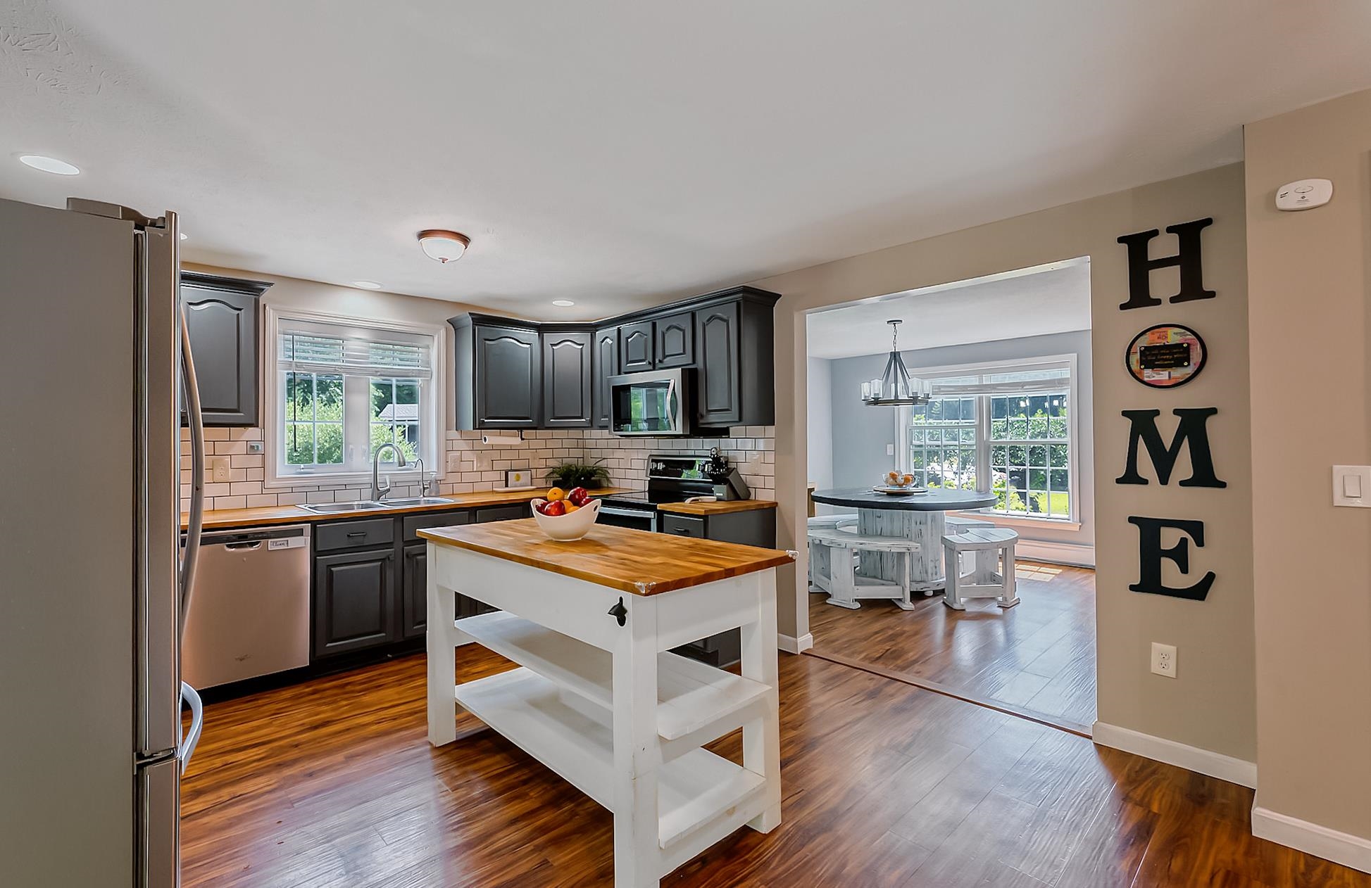 Hooksett, New Hampshire, 03106, United States, 3 Bedrooms Bedrooms, ,2 BathroomsBathrooms,Residential,For Sale,1941864