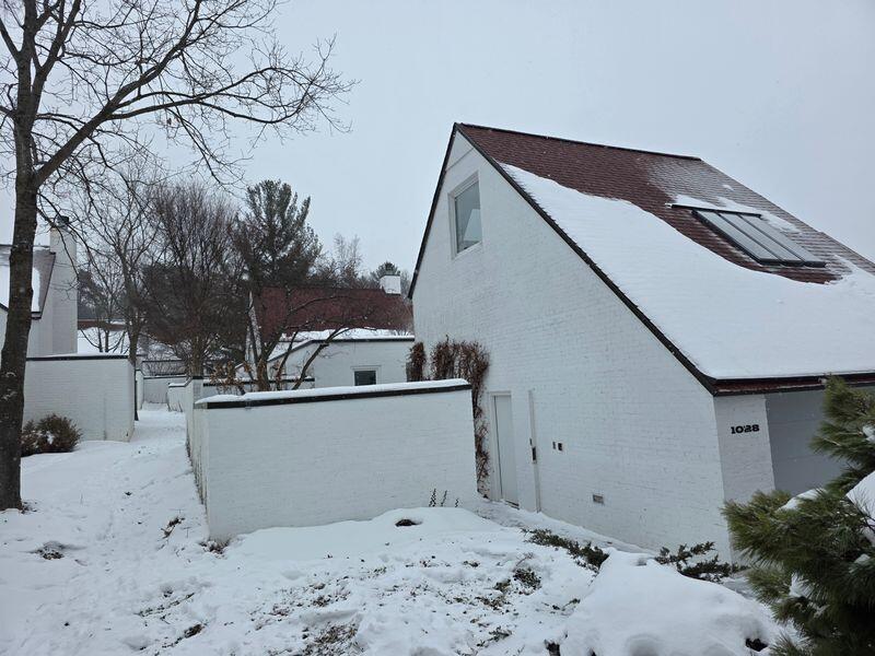 Ann Arbor, Michigan, 48105, United States, 3 Bedrooms Bedrooms, ,2 BathroomsBathrooms,Residential,For Sale,2015957