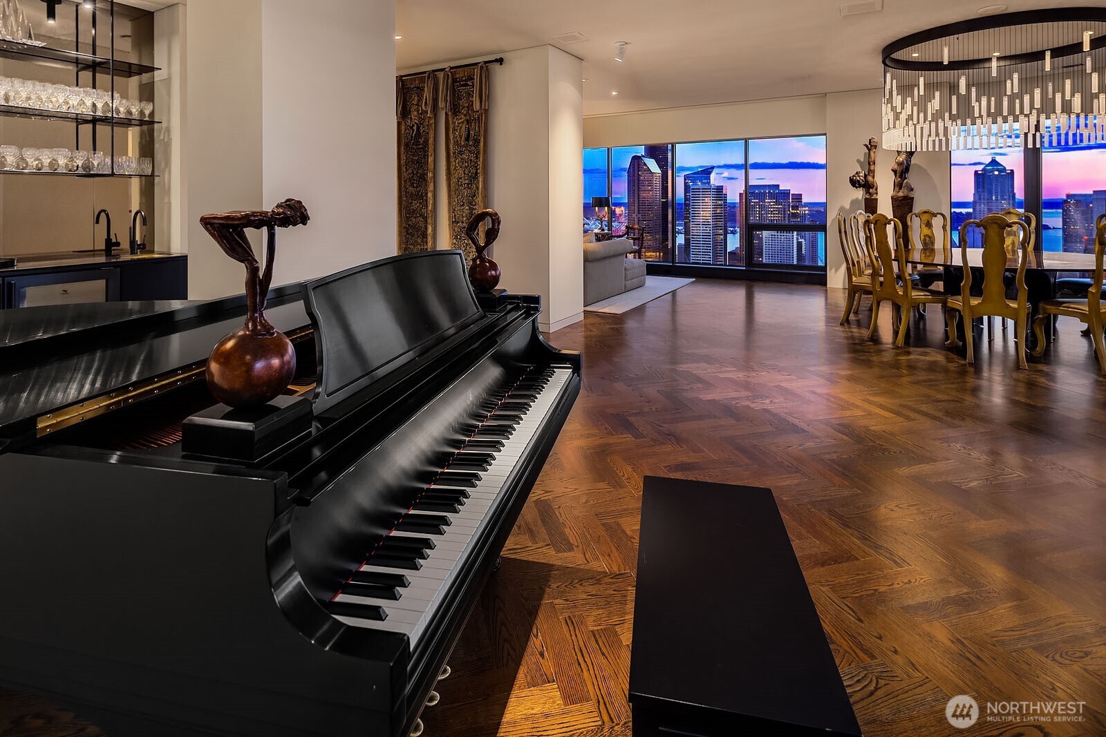 Seattle, Washington, 98104, United States, 4 Bedrooms Bedrooms, ,6 BathroomsBathrooms,Residential,For Sale,1731760