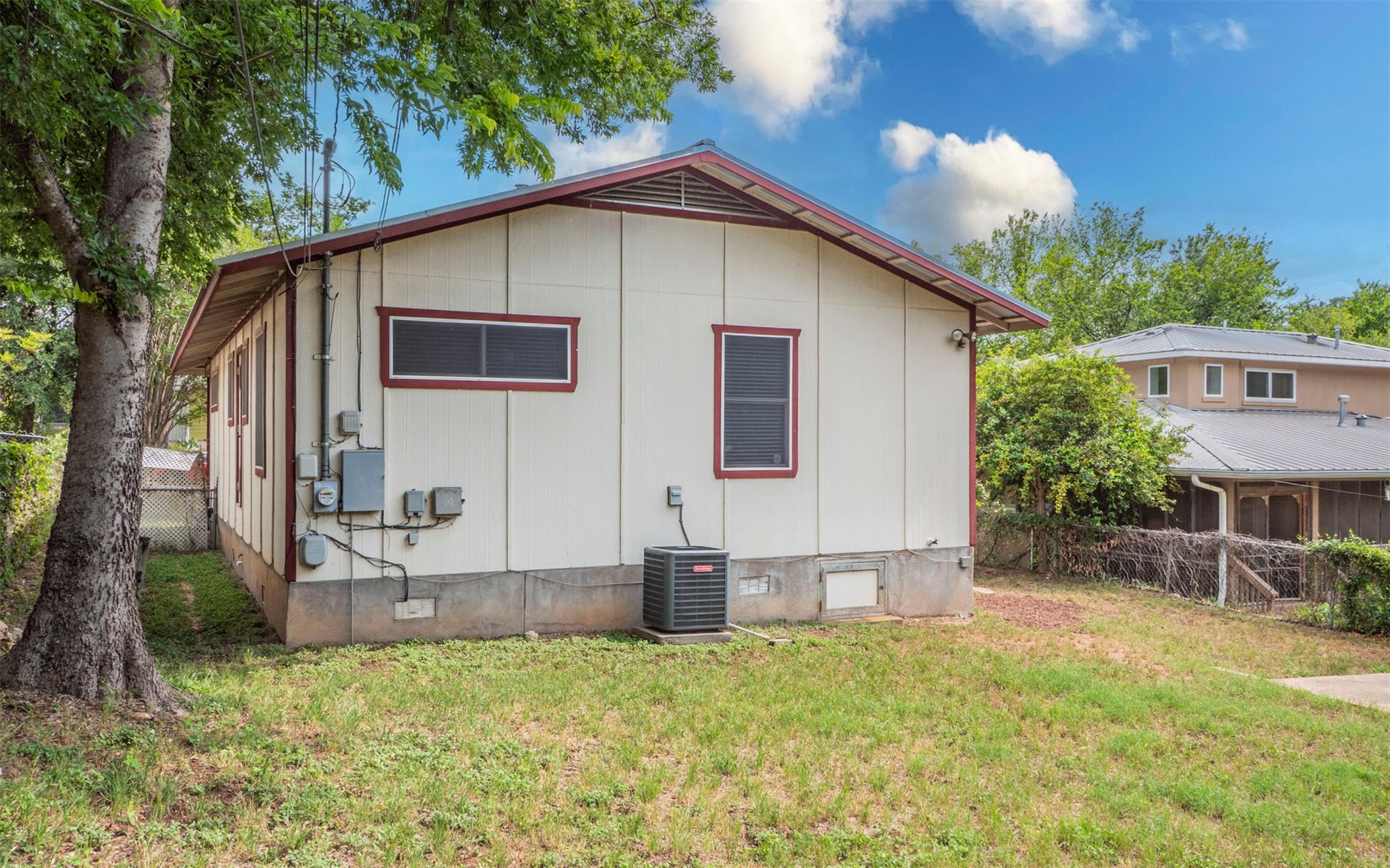 Austin, Texas, 78702, United States, 3 Bedrooms Bedrooms, ,1 BathroomBathrooms,Residential,For Sale,1887406