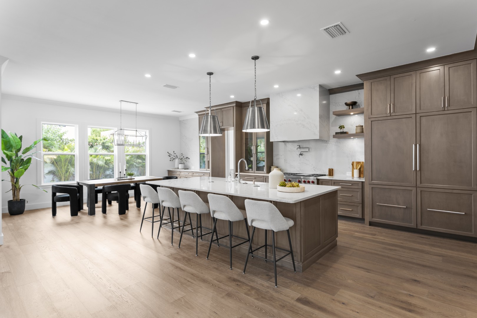 Tampa, Florida, 33611, United States, 6 Bedrooms Bedrooms, ,6 BathroomsBathrooms,Residential,For Sale,1981634