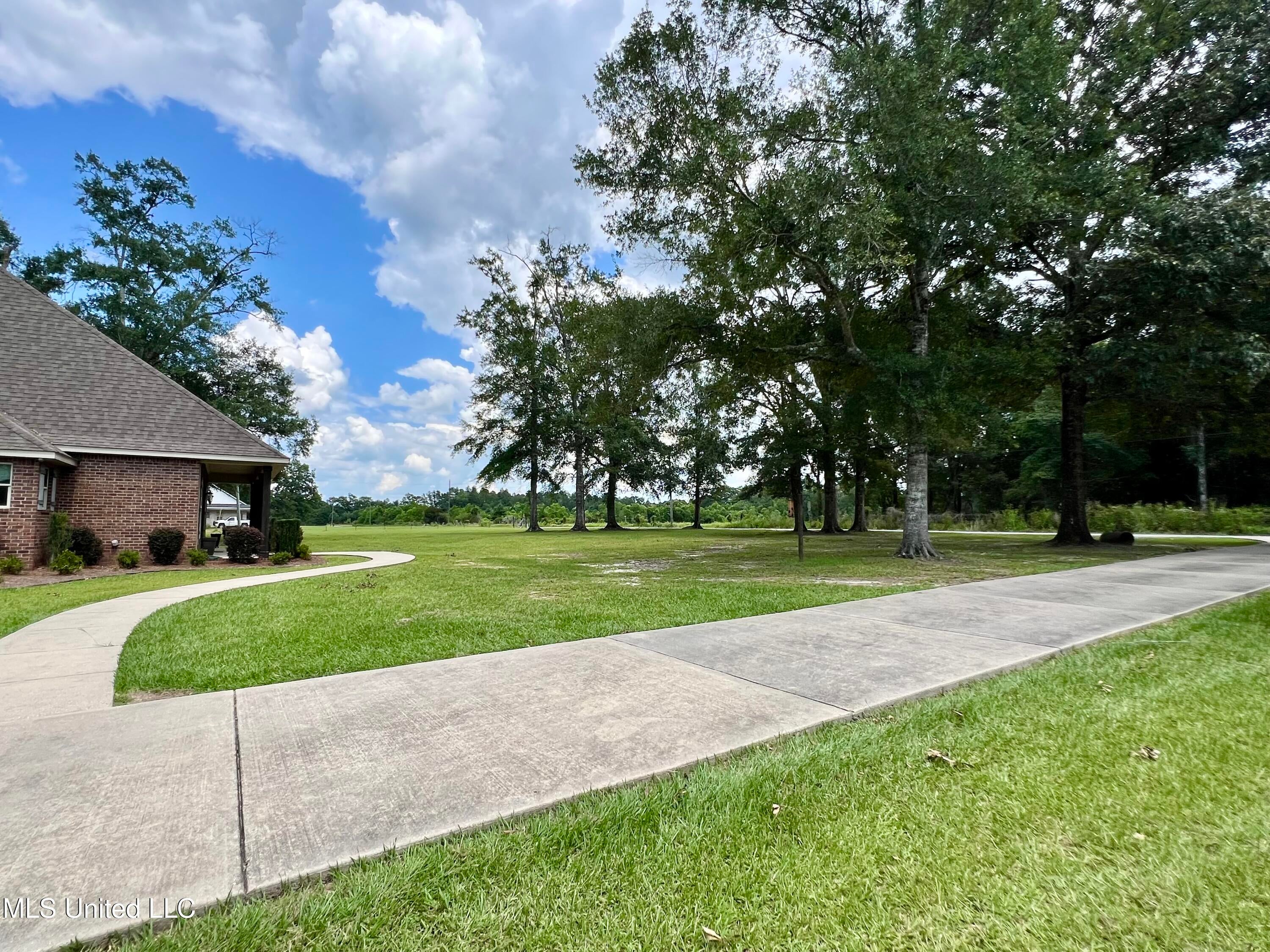 Lucedale, Mississippi, 39452, United States, 4 Bedrooms Bedrooms, ,3 BathroomsBathrooms,Residential,For Sale,1890543