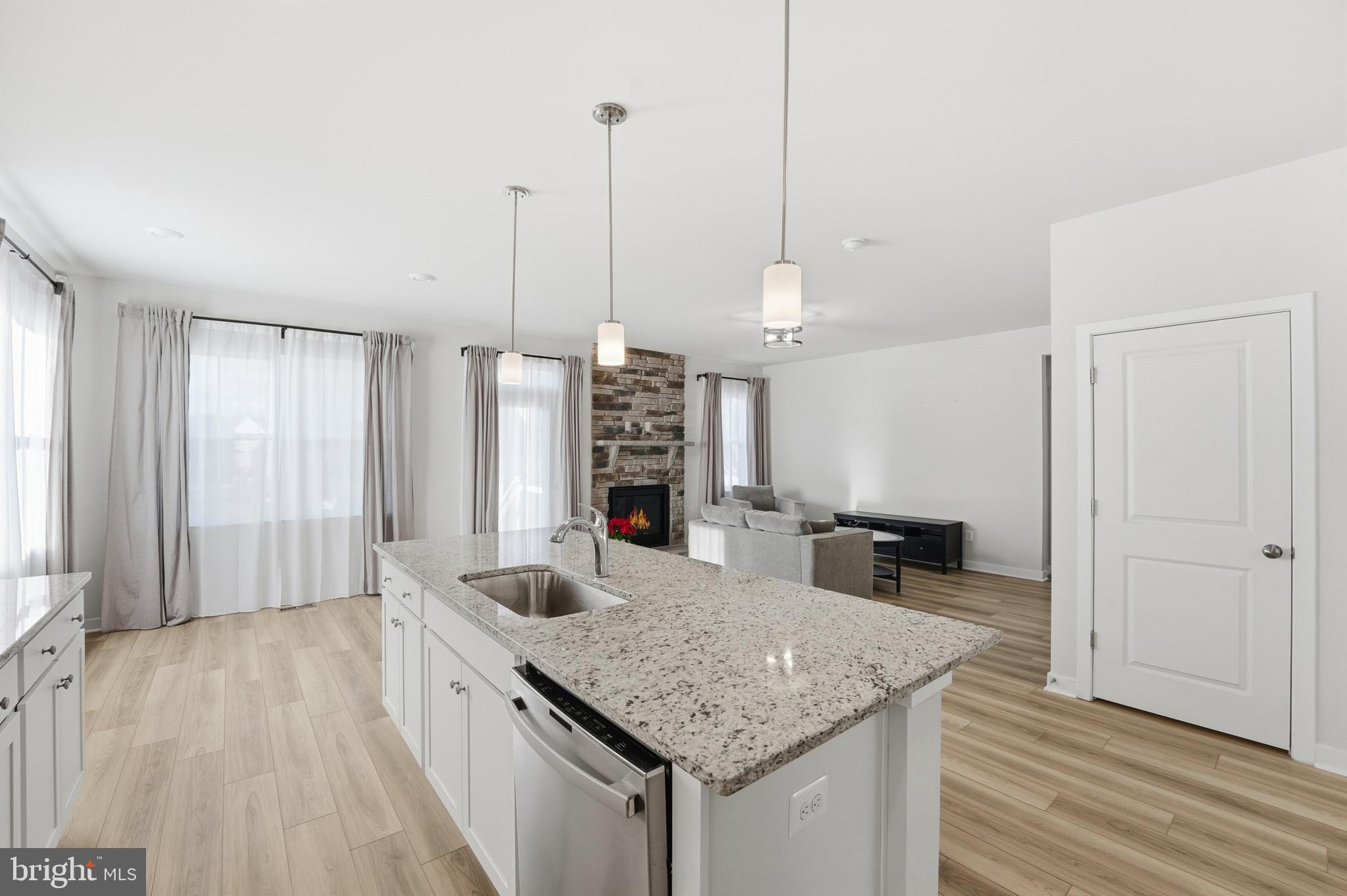 Jeffersonton, Virginia, 22724, United States, 4 Bedrooms Bedrooms, ,3 BathroomsBathrooms,Residential,For Sale,2005610