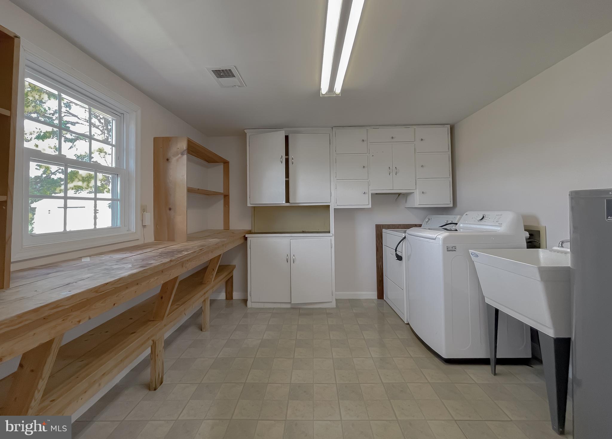 Newburg, Maryland, 20664, United States, 4 Bedrooms Bedrooms, ,2 BathroomsBathrooms,Residential,For Sale,2007762