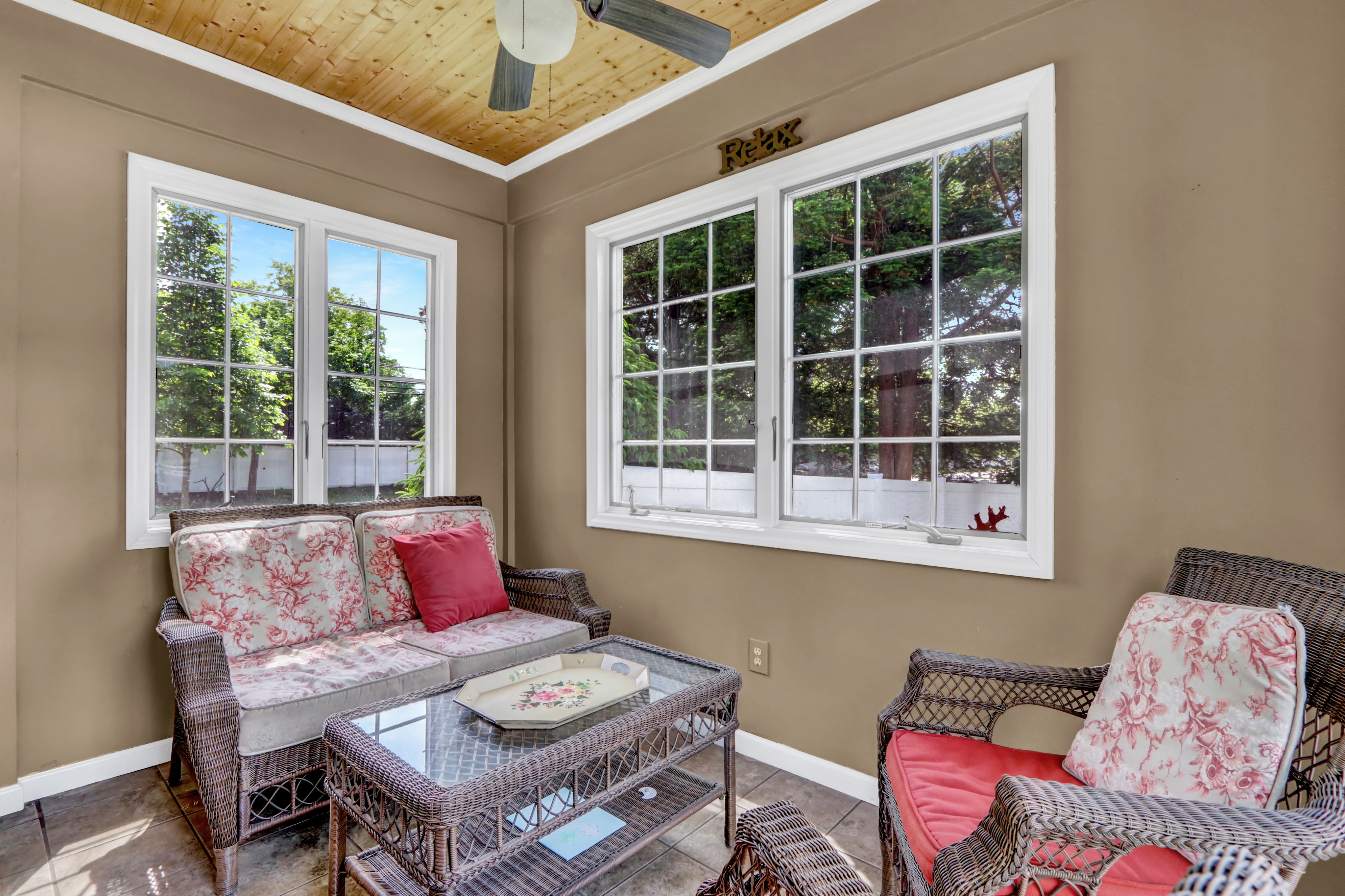 Babylon, New York, 11702, United States, 3 Bedrooms Bedrooms, ,2 BathroomsBathrooms,Residential,For Sale,1861866