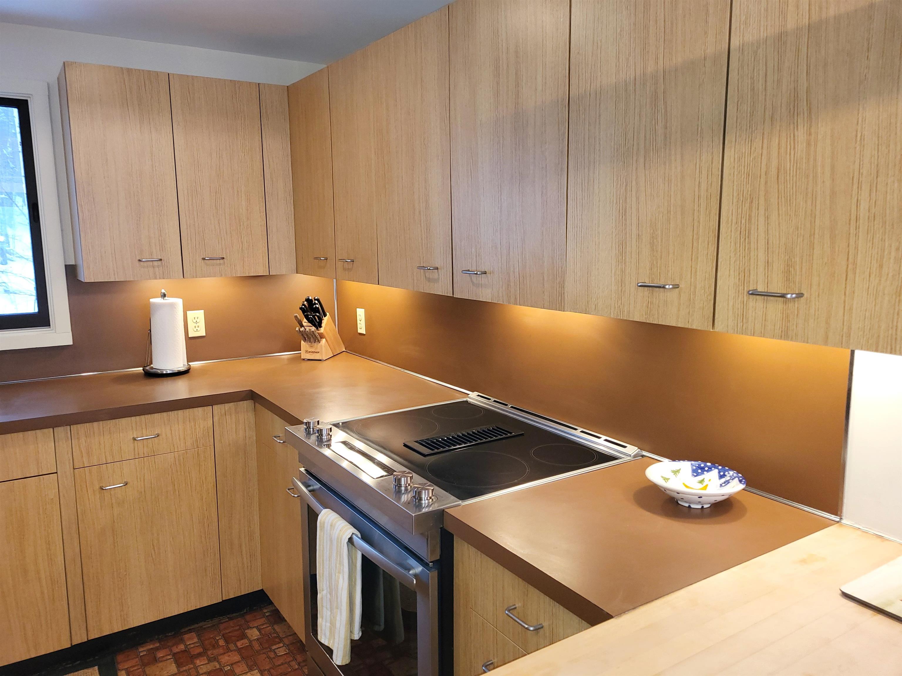 Lincoln, New Hampshire, 03251, United States, 5 Bedrooms Bedrooms, ,2 BathroomsBathrooms,Residential,For Sale,2003487