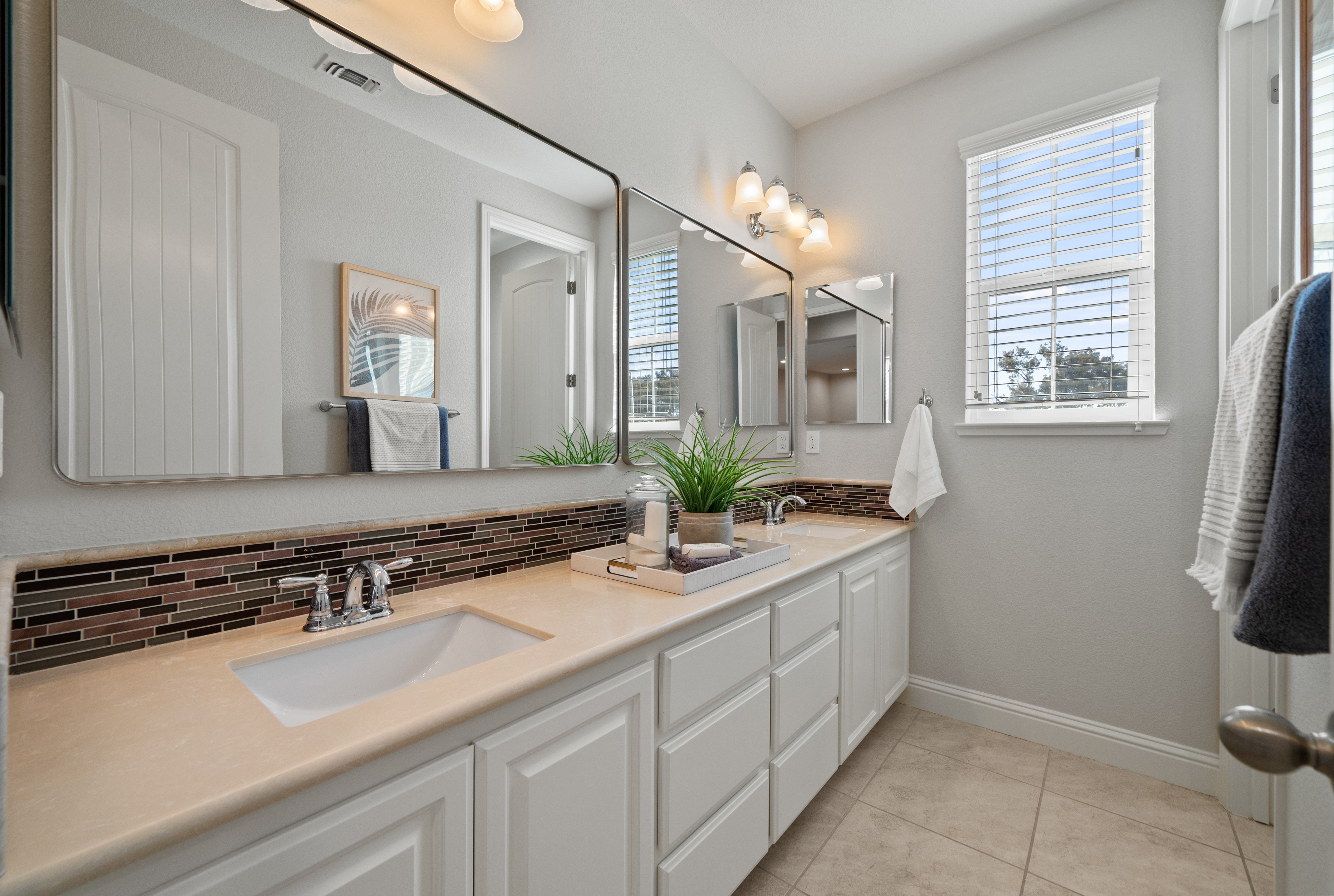  A Beautifully Appointed Patterson Ranch Home Offering Effortless Modern Living - 物件實景