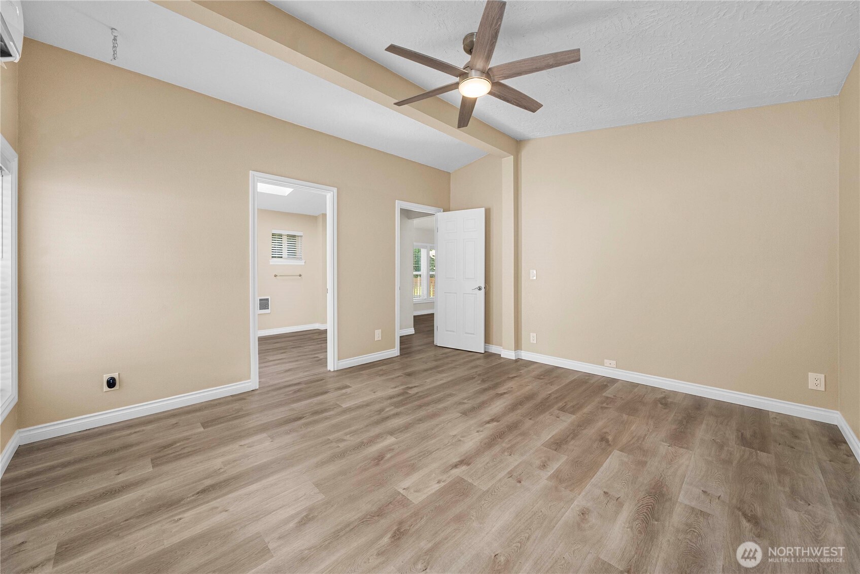 Carnation, Washington, 98014, United States, 3 Bedrooms Bedrooms, ,2 BathroomsBathrooms,Residential,For Sale,1916137