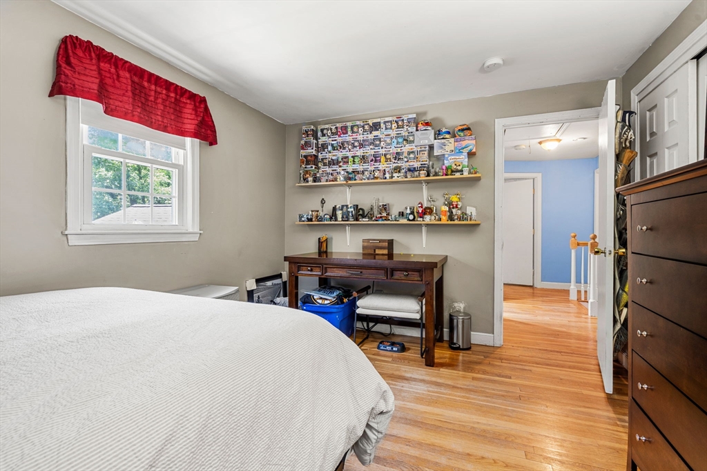 Lowell, Massachusetts, 01852, United States, 5 Bedrooms Bedrooms, ,4 BathroomsBathrooms,Residential,For Sale,1874290