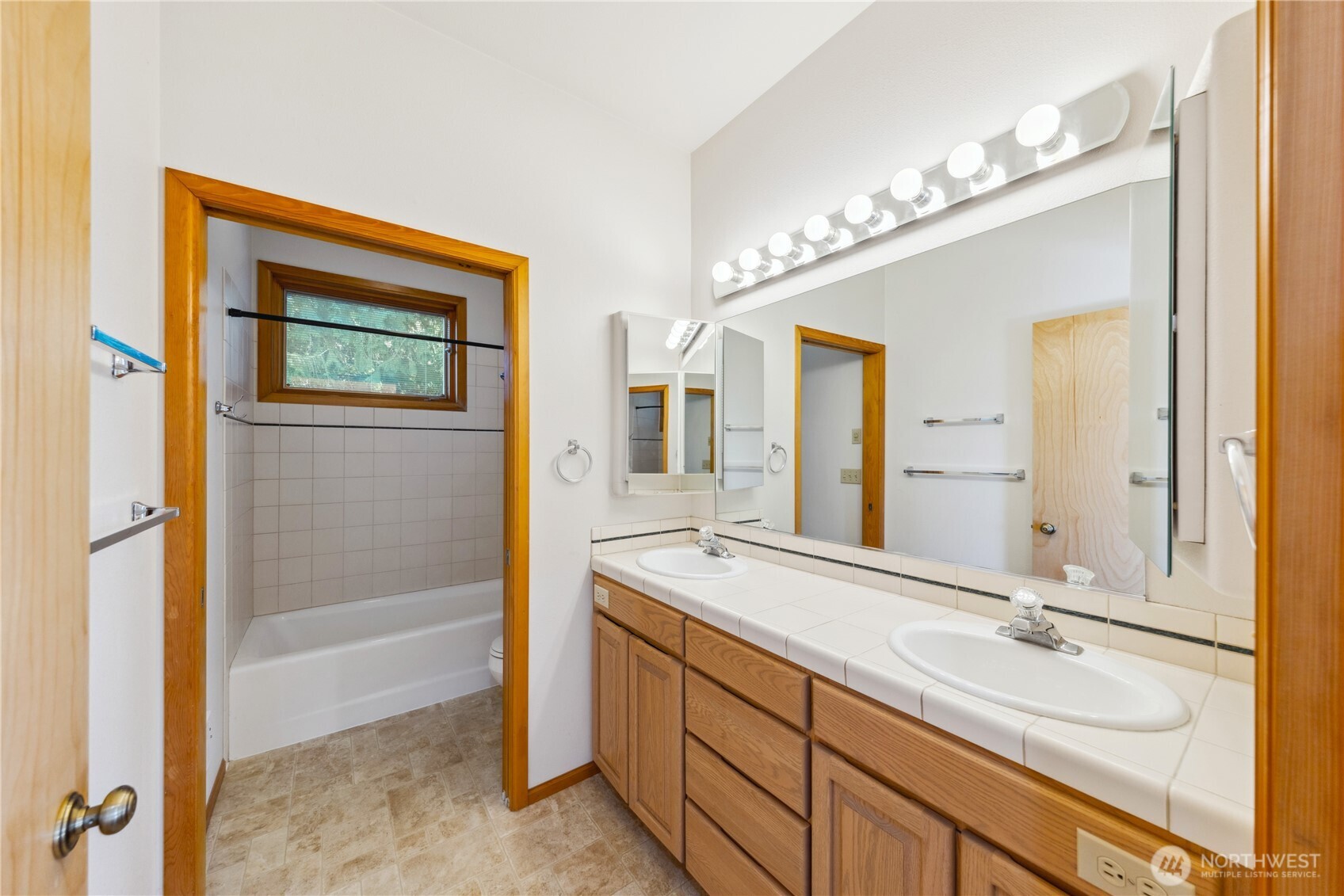 Anacortes, Washington, 98221, United States, 3 Bedrooms Bedrooms, ,1 BathroomBathrooms,Residential,For Sale,1875687