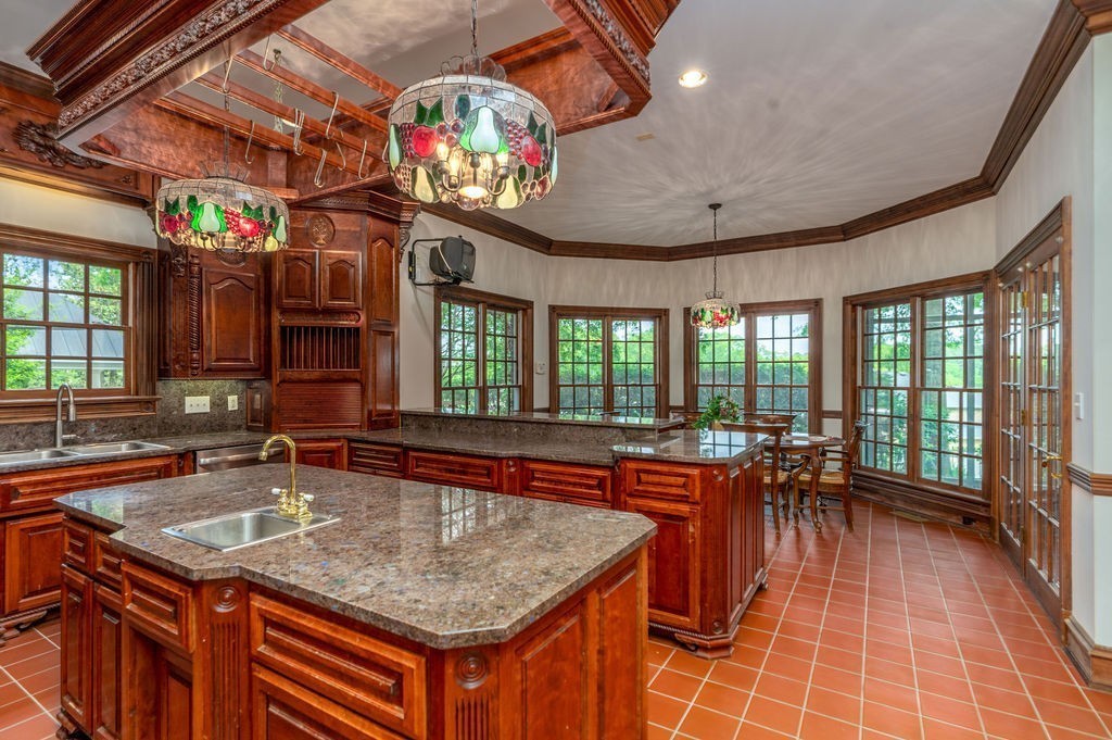 Clarksville, Tennessee, 37043, United States, 7 Bedrooms Bedrooms, ,7 BathroomsBathrooms,Residential,For Sale,1999210