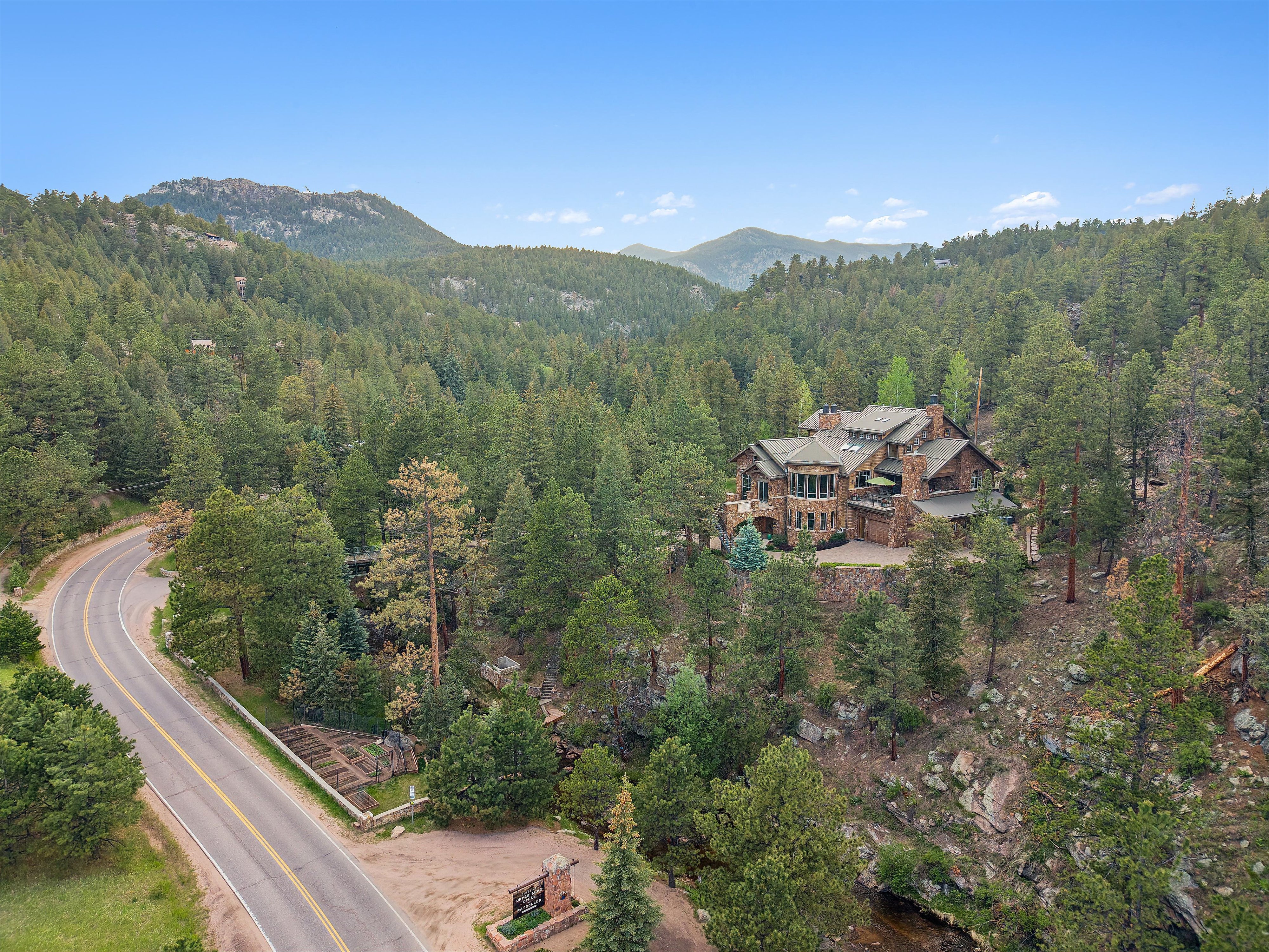  Luxury Mountain Estate in Celebrated Upper Bear Creek - 物件實景