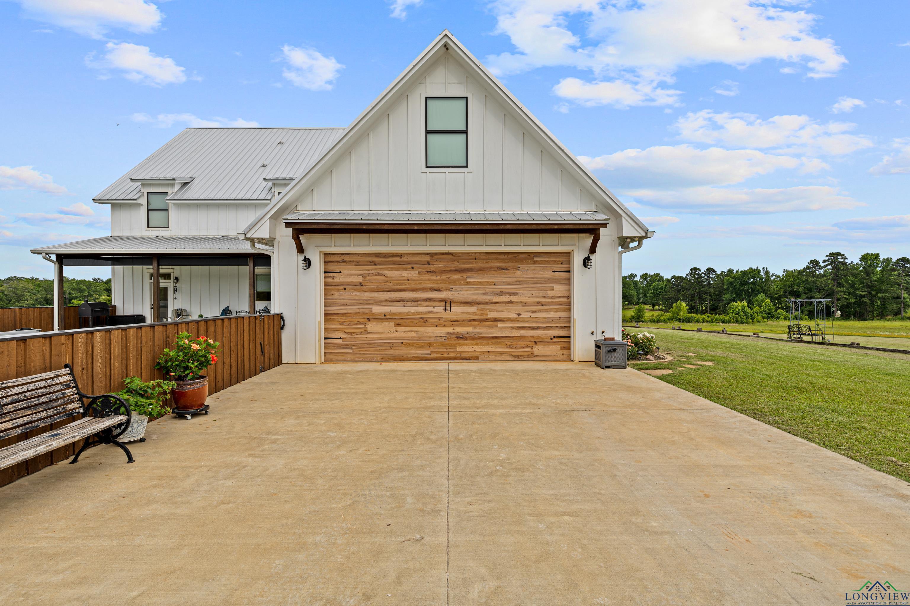 Jefferson, Texas, 75657, United States, 4 Bedrooms Bedrooms, ,4 BathroomsBathrooms,Residential,For Sale,1859470