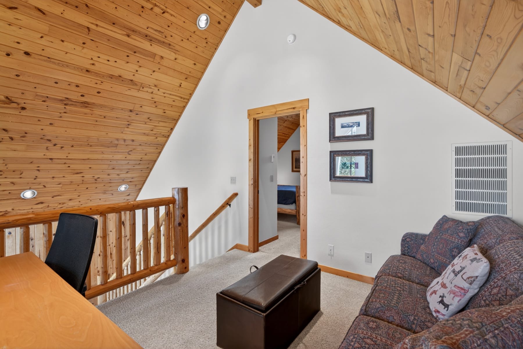  8778 Cliff Swallow Drive Redmond, OR 97756 - 物件實景