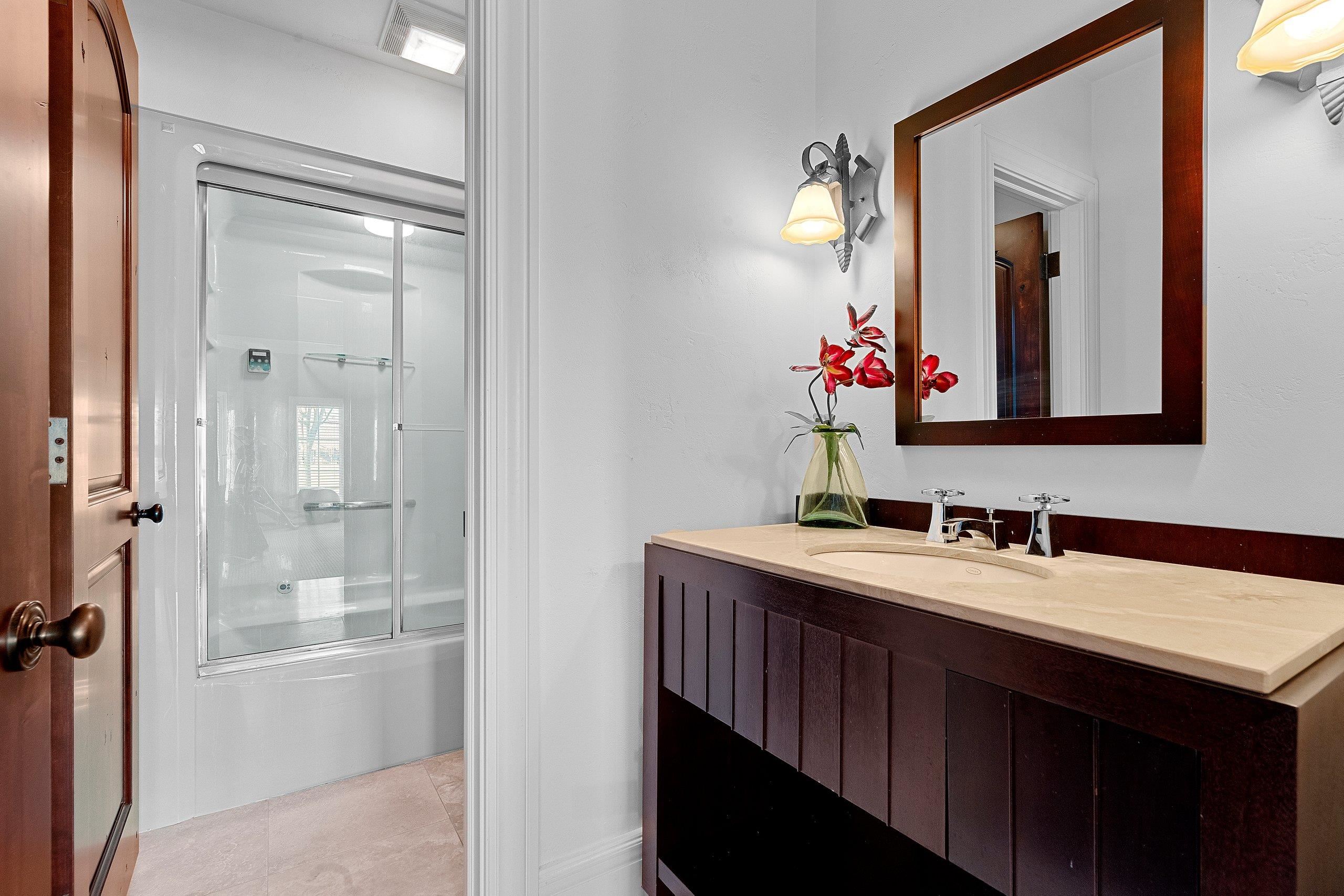 MENASHA, Wisconsin, 54952, United States, 6 Bedrooms Bedrooms, ,5 BathroomsBathrooms,Residential,For Sale,1994548