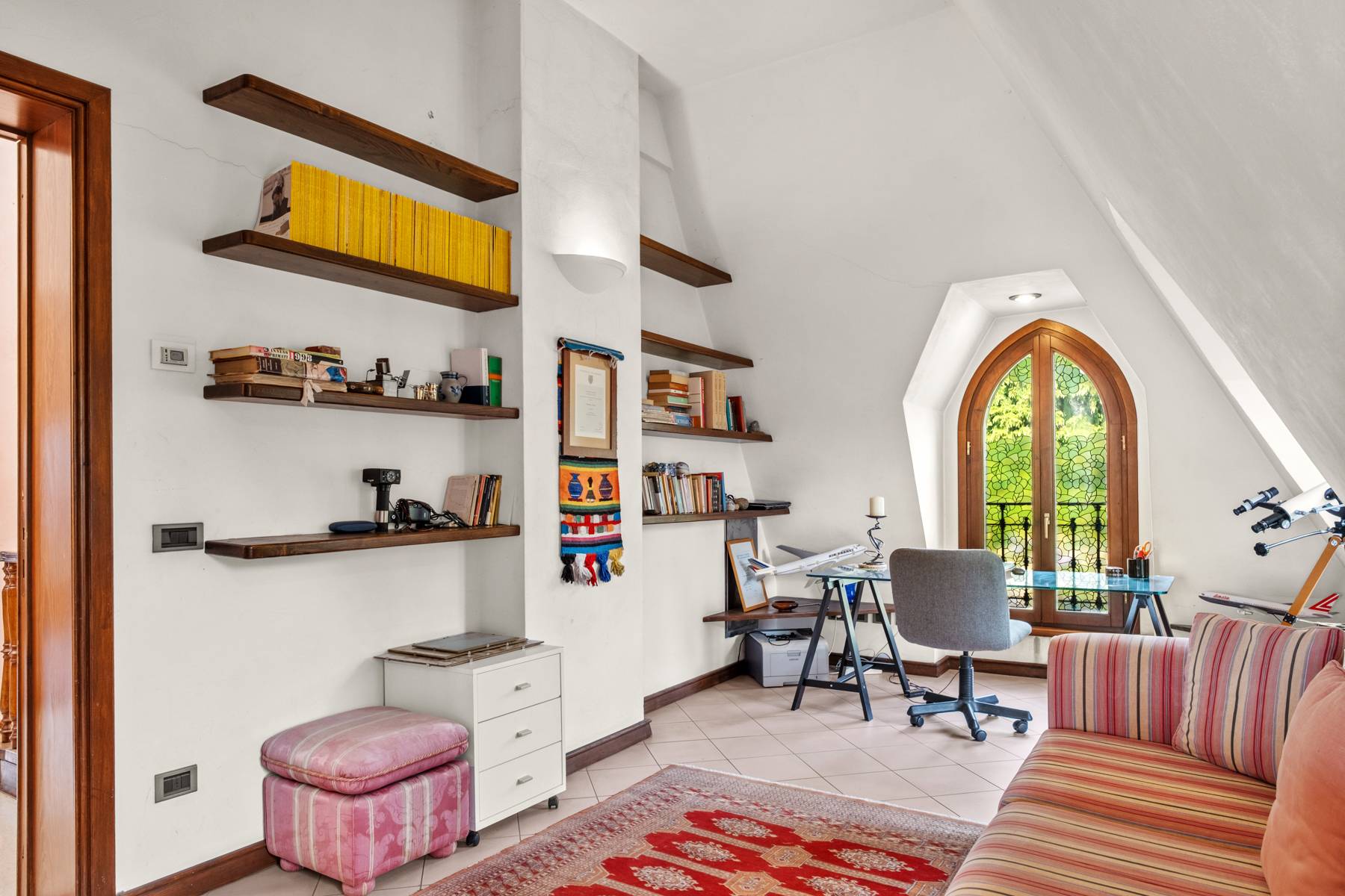 Luino, Varese, 21016, IT, 9 Bedrooms Bedrooms, ,10 BathroomsBathrooms,Residential,For Sale,1804075
