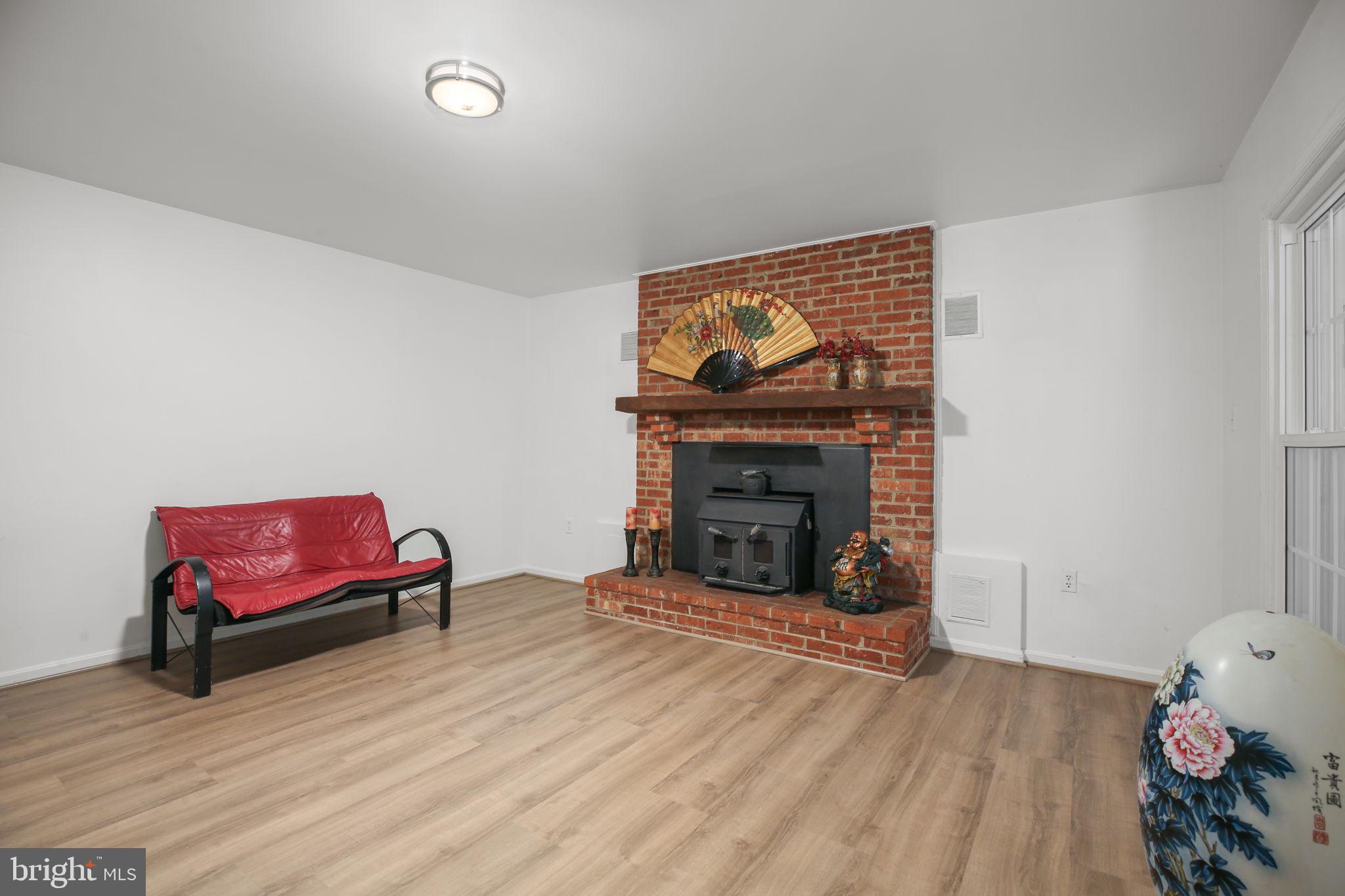 Fairfax Station, Virginia, 22039, United States, 4 Bedrooms Bedrooms, ,3 BathroomsBathrooms,Residential,For Sale,2049120