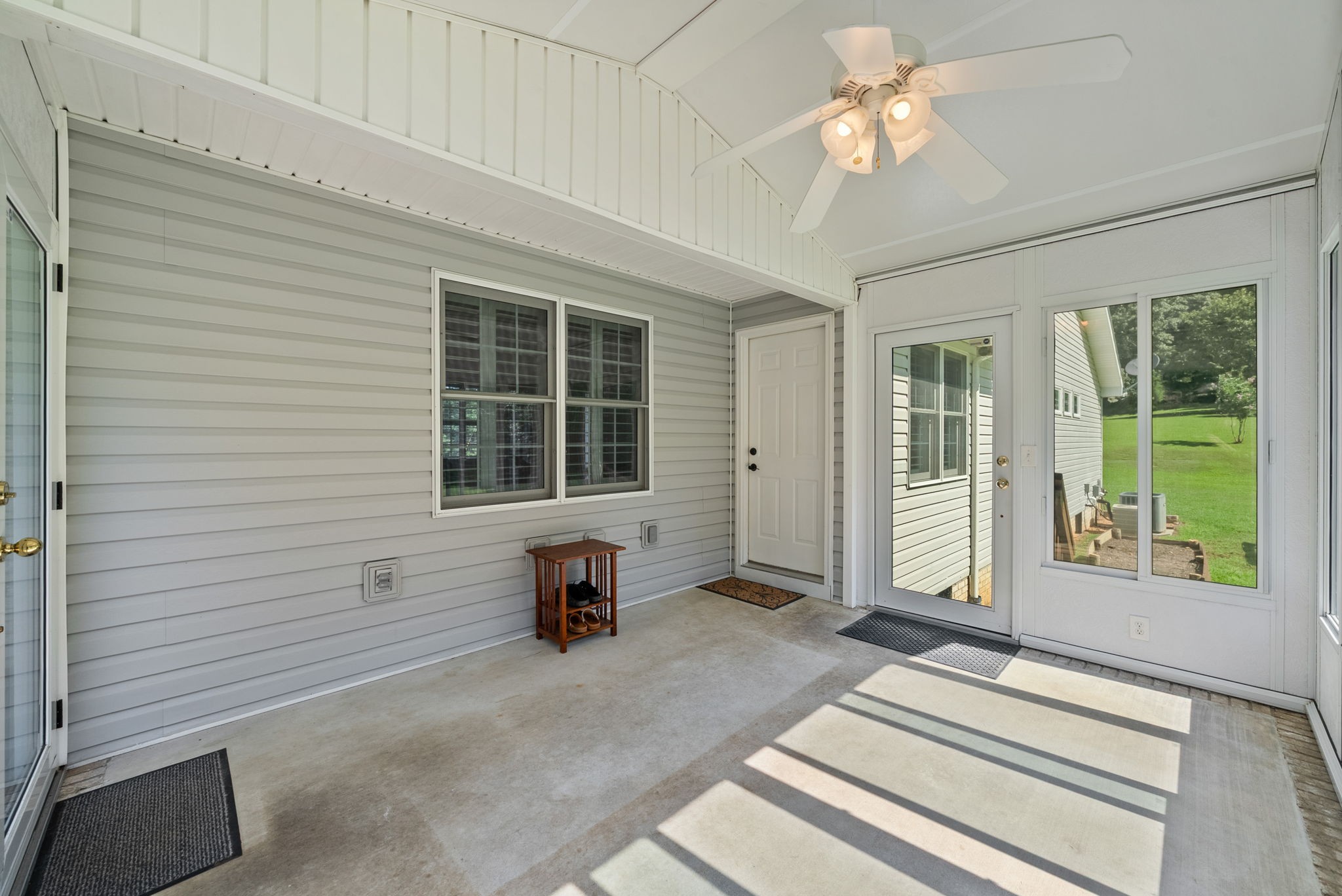 Cadiz, Kentucky, 42211, United States, 4 Bedrooms Bedrooms, ,3 BathroomsBathrooms,Residential,For Sale,1977115