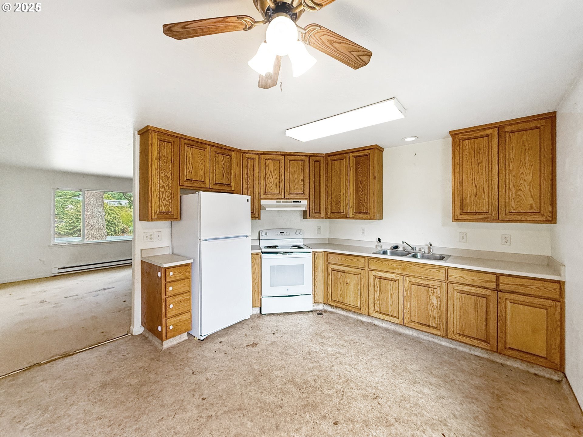 Brookings, Oregon, 97415, United States, ,Residential,For Sale,1983700