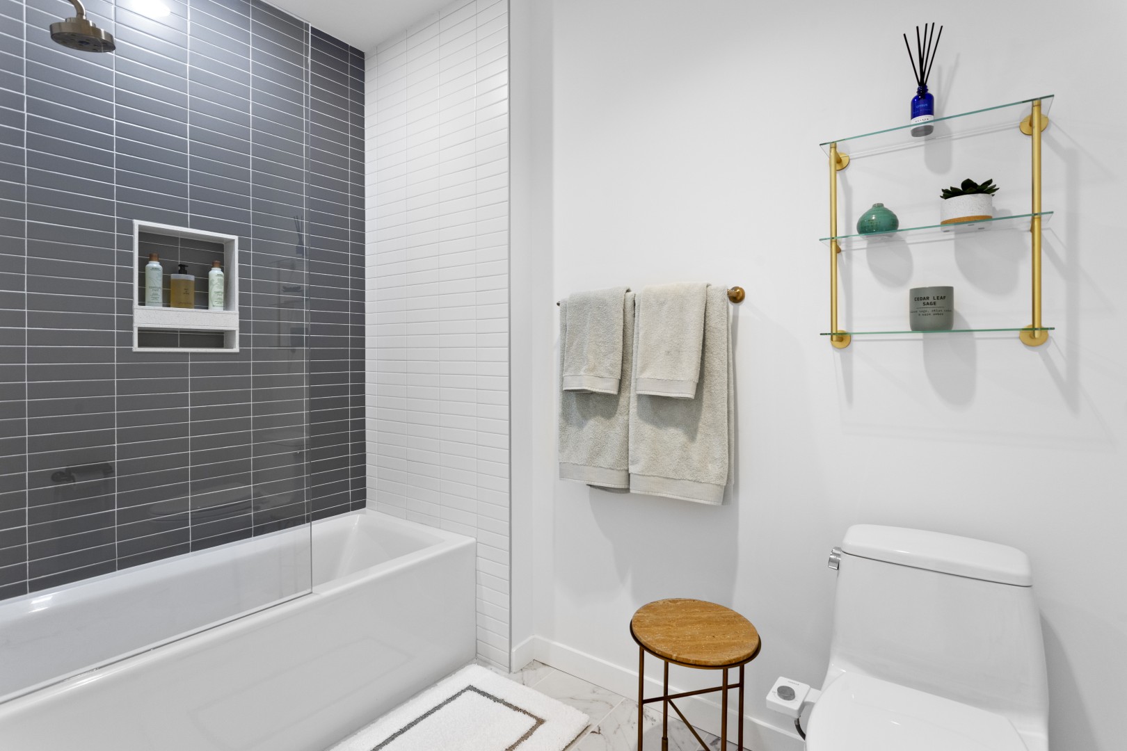 St Petersburg, Florida, 33701, United States, 3 Bedrooms Bedrooms, ,3 BathroomsBathrooms,Residential,For Sale,2018618