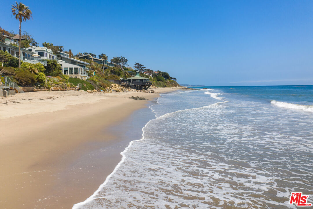 Malibu, California, 90265, United States, 4 Bedrooms Bedrooms, ,5 BathroomsBathrooms,Residential,For Sale,1897741