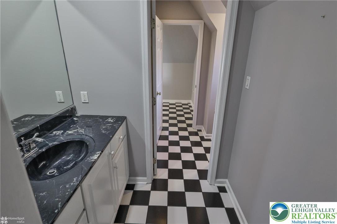 Palmer Twp, Pennsylvania, 18045, United States, 4 Bedrooms Bedrooms, ,4 BathroomsBathrooms,Residential,For Sale,1898728