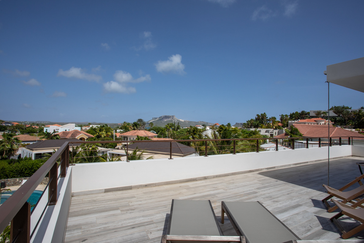 Jan Sofat, CW, 2 Bedrooms Bedrooms, ,2 BathroomsBathrooms,Residential,For Sale,1752587