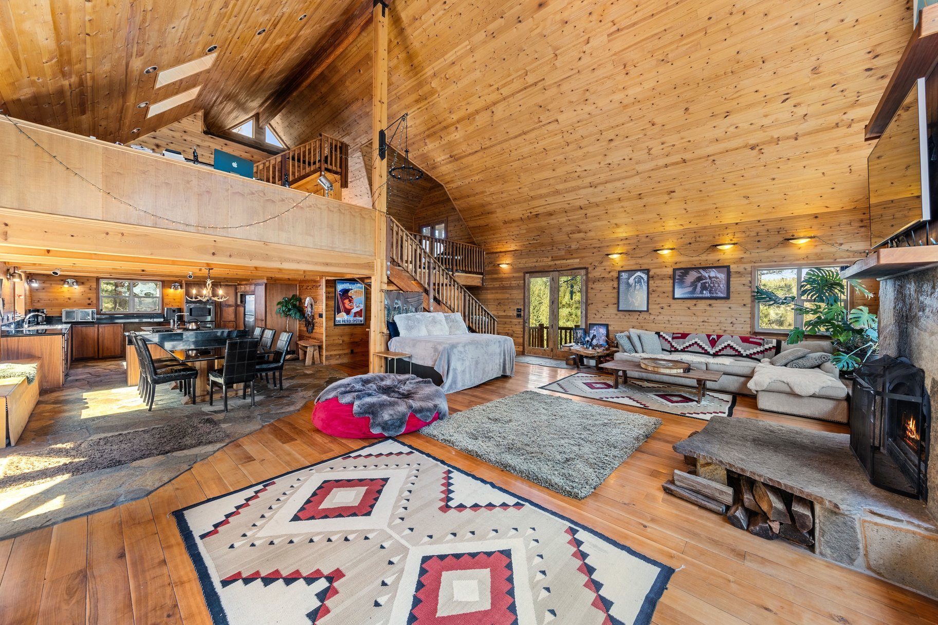  Sierra Sanctuary Lodge on 40 Acres - 物件實景